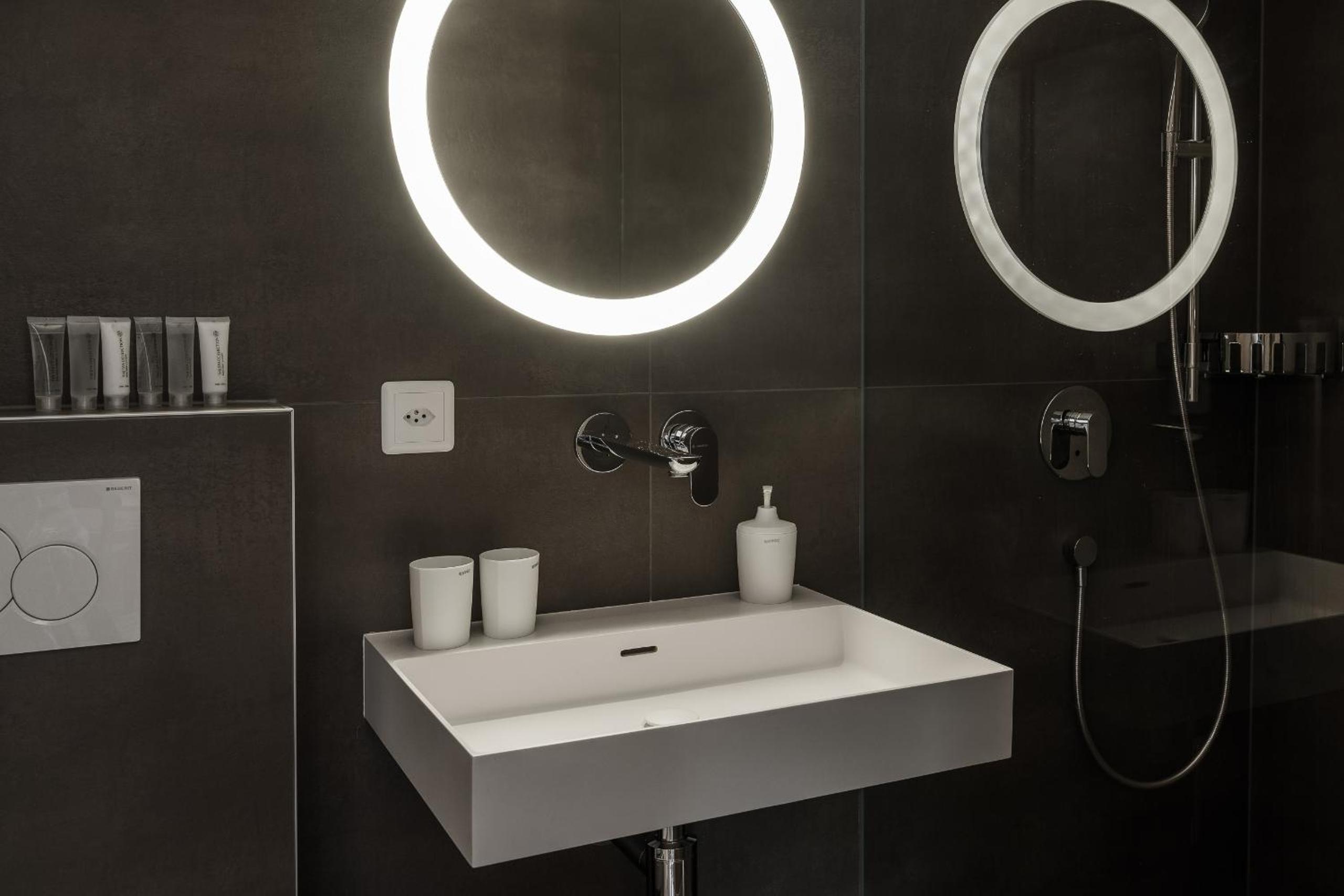 Double Room with Private Bathroom photo 2