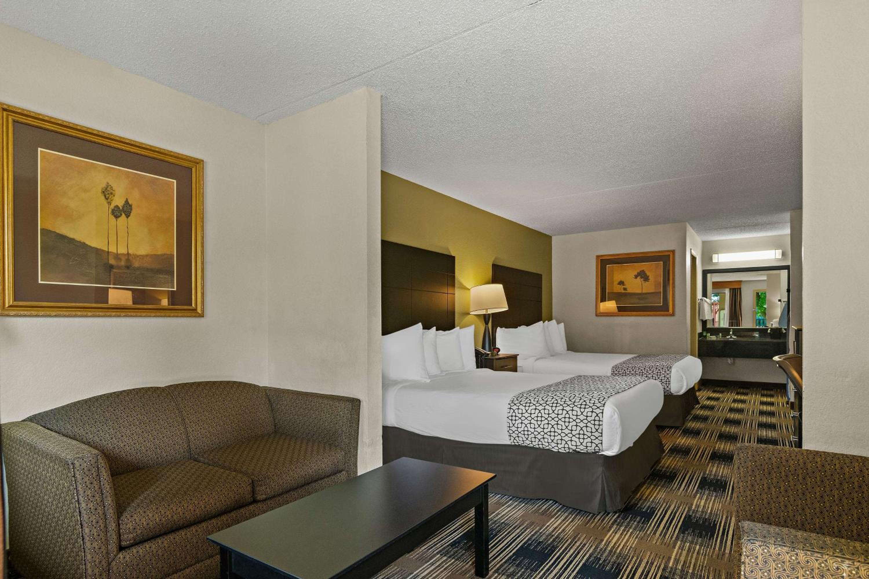 Queen Junior Suite with Two Queen Beds and Spa Bath - Non-Smoking photo 1