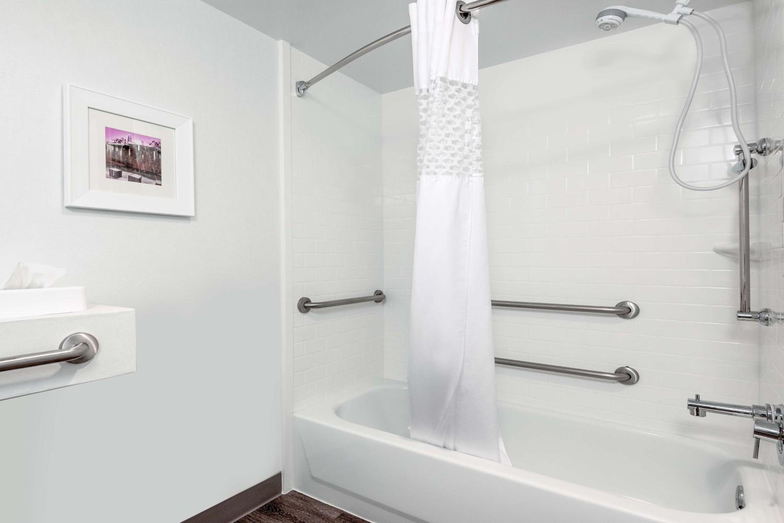 King Room - Mobility Access/Non-Smoking - Photo 4