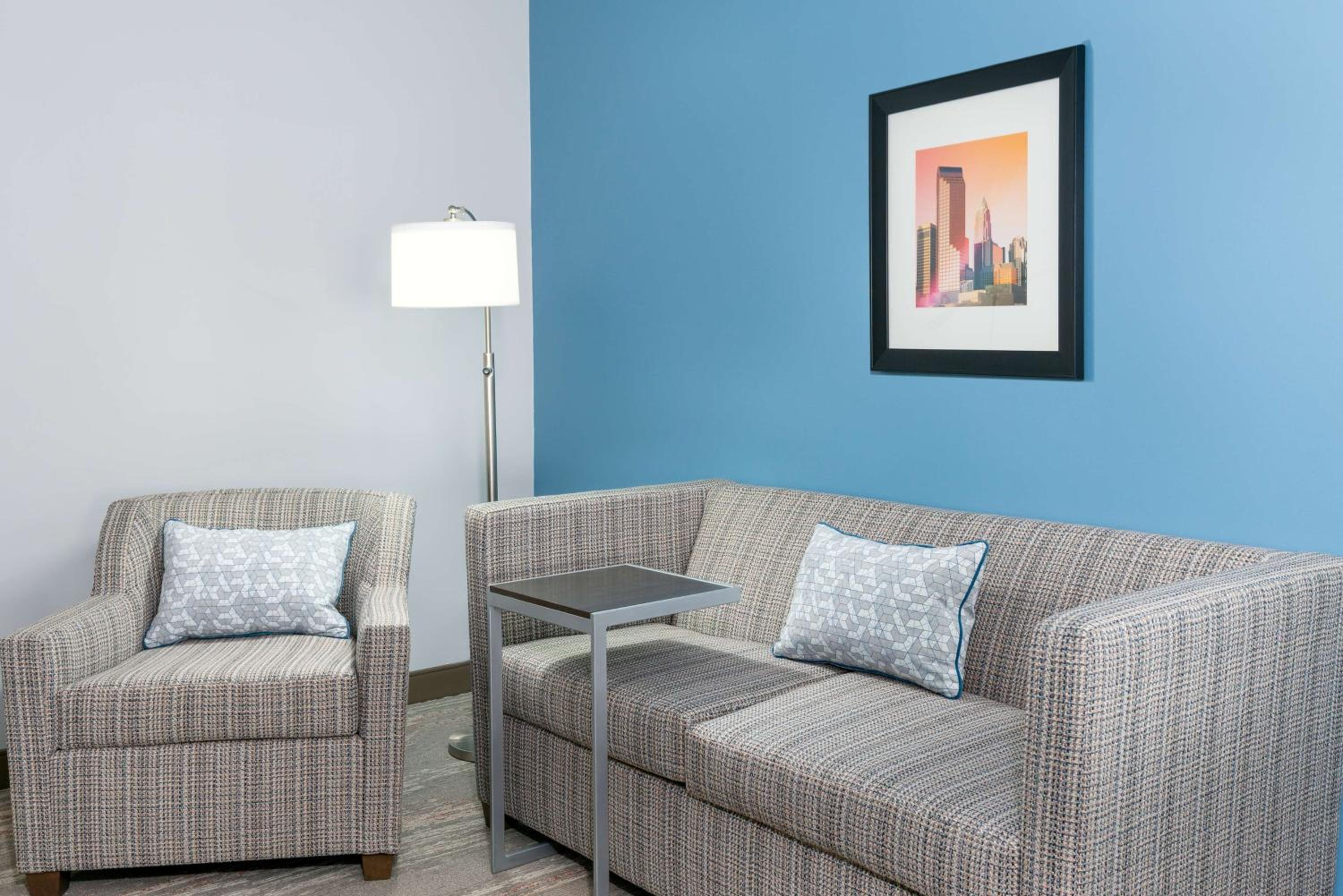 King Studio with Sofa Bed - Non-Smoking - Photo 6