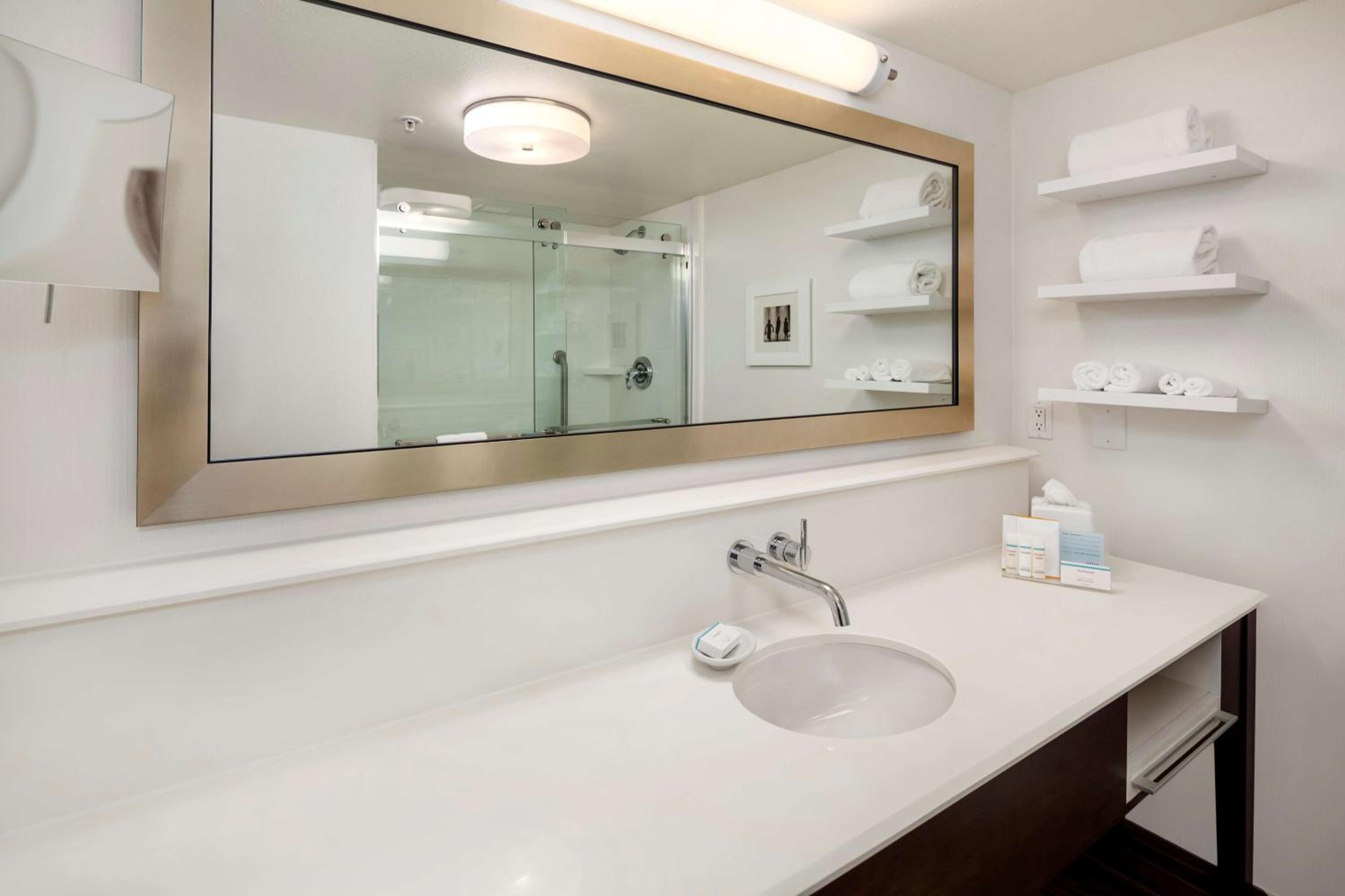 King Studio Suite - Non-Smoking - Photo 2
