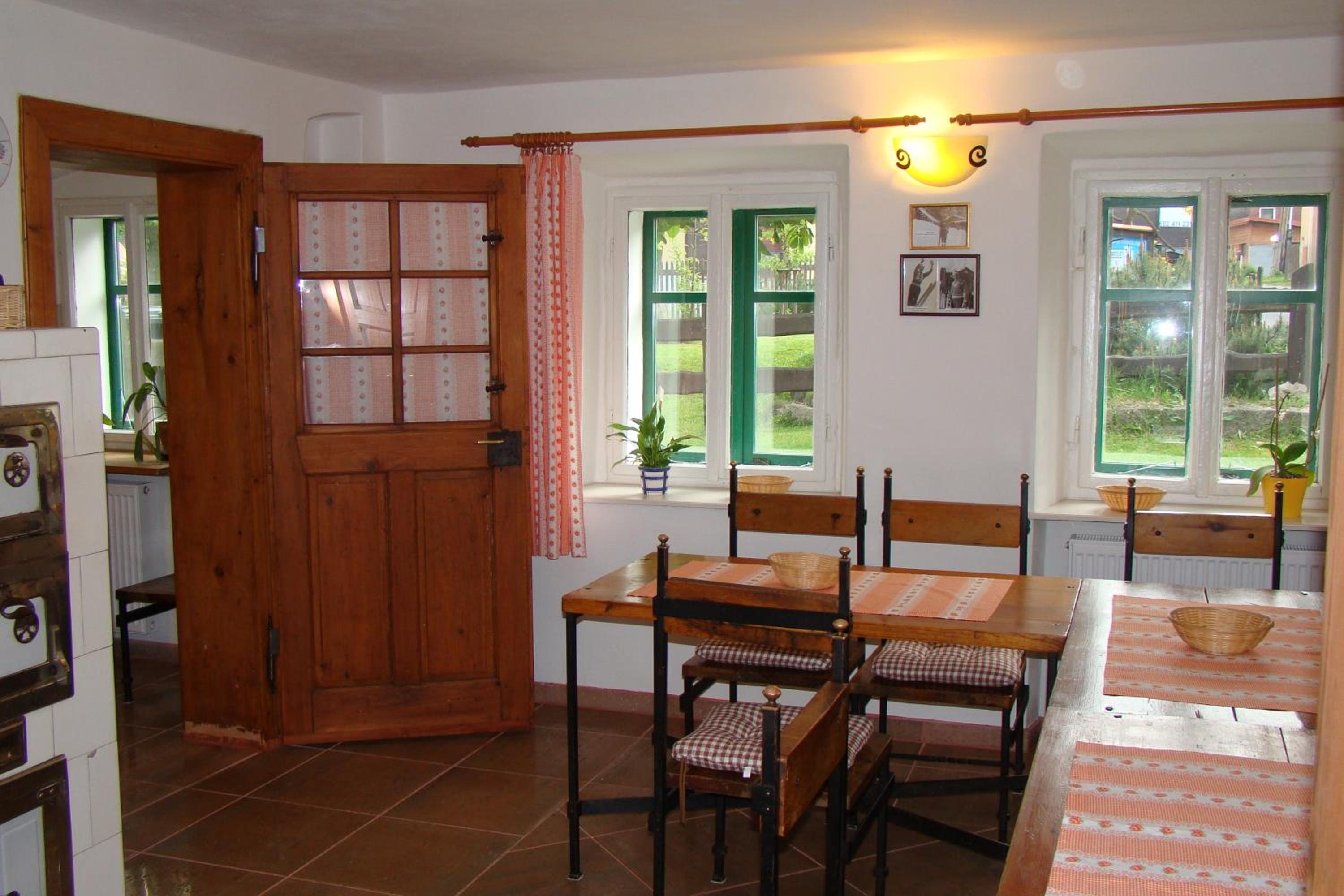 Family Room with Private Bathroom photo 2