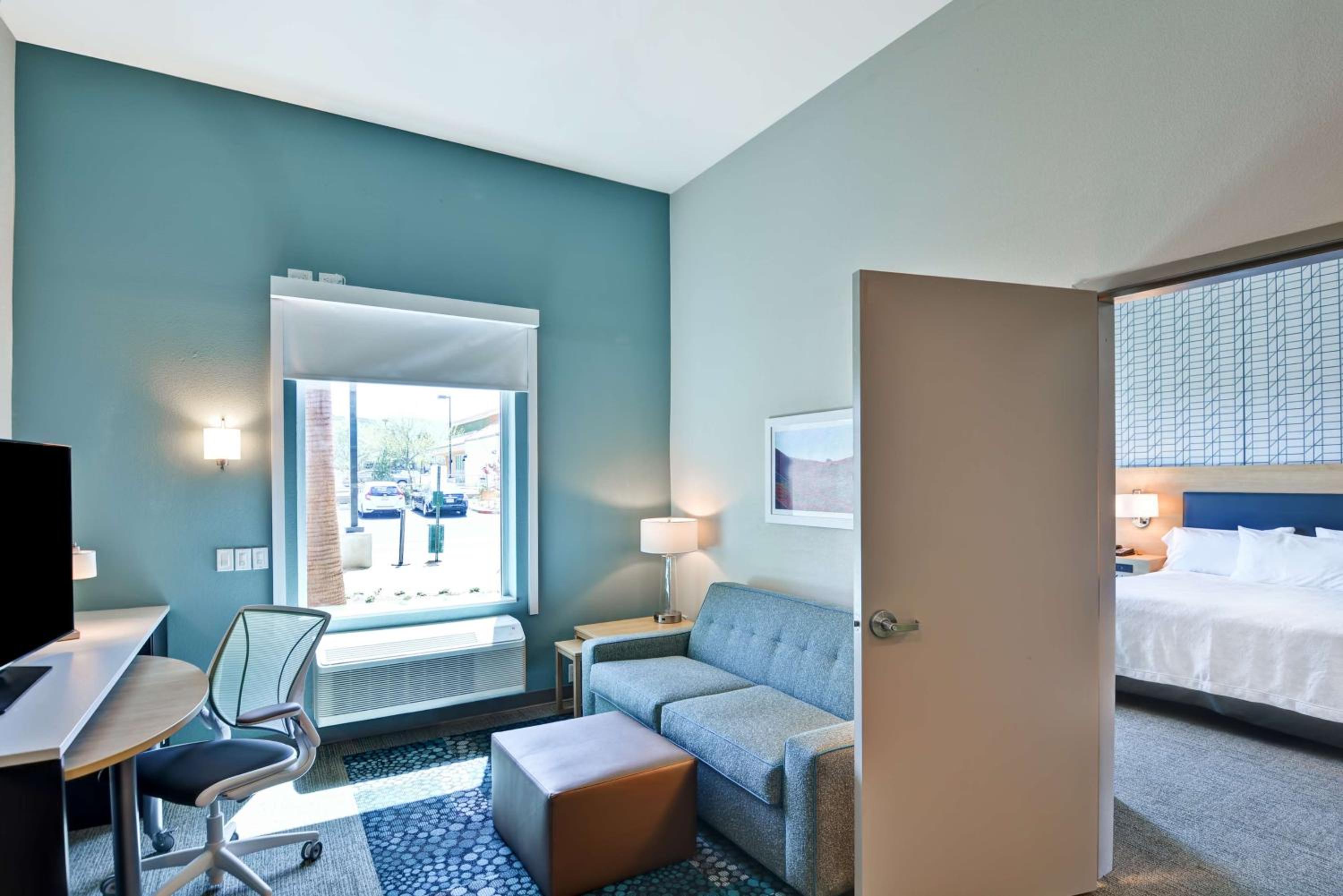 One-Bedroom King Suite - Non-Smoking photo 2