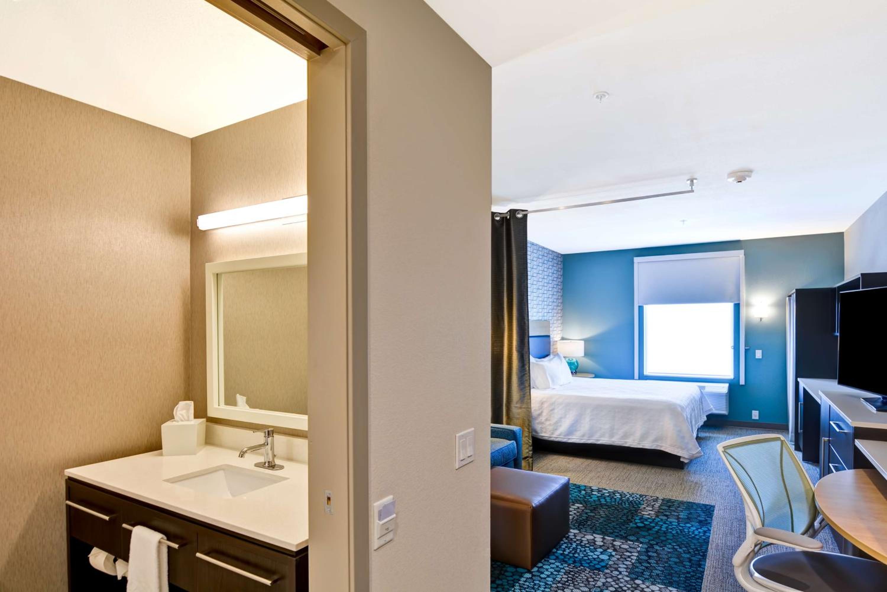 King Studio Suite - Mobility Access/Non-Smoking photo 2