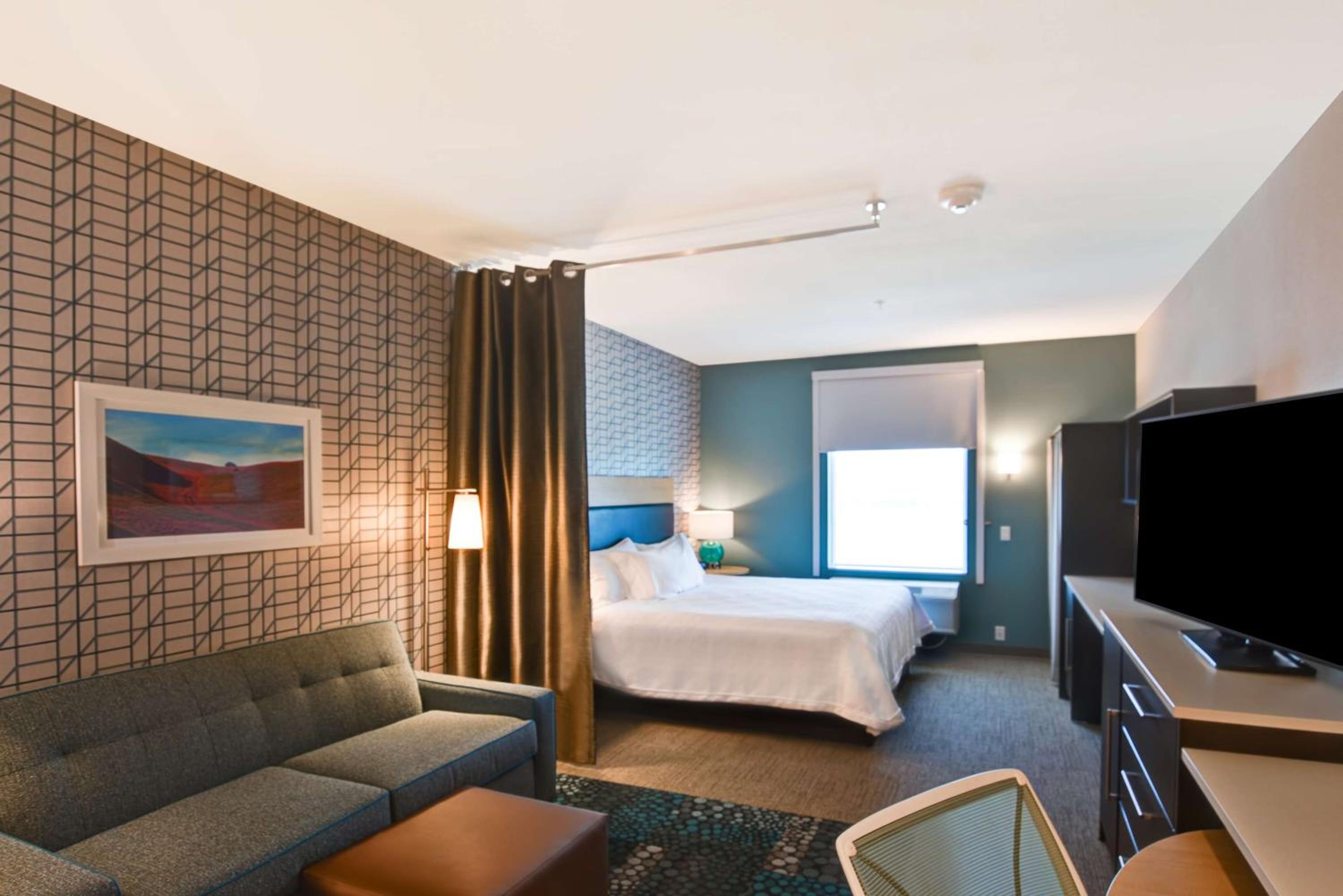 King Studio Suite - Non-Smoking photo 2