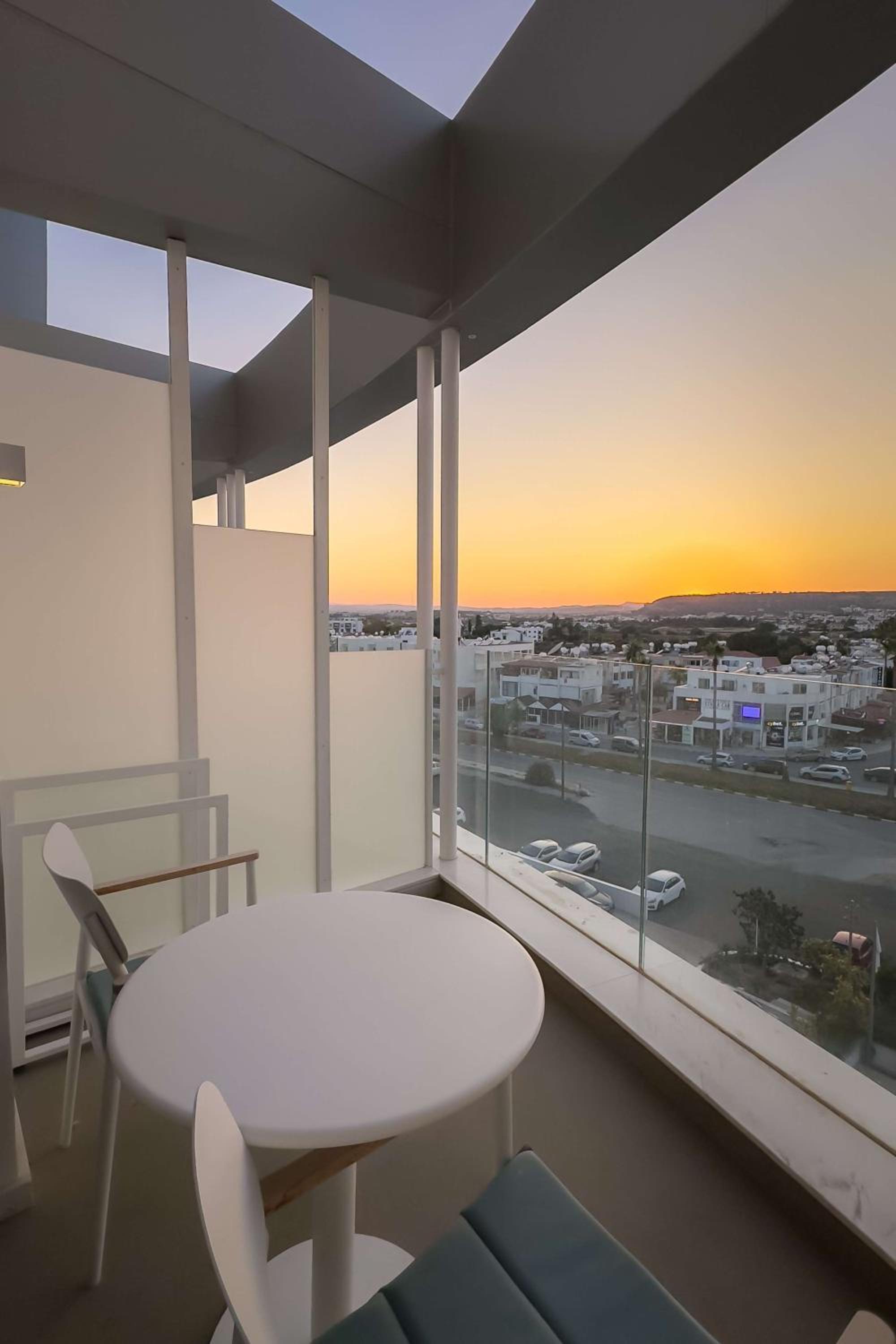 Standard Room with Balcony - Photo 2