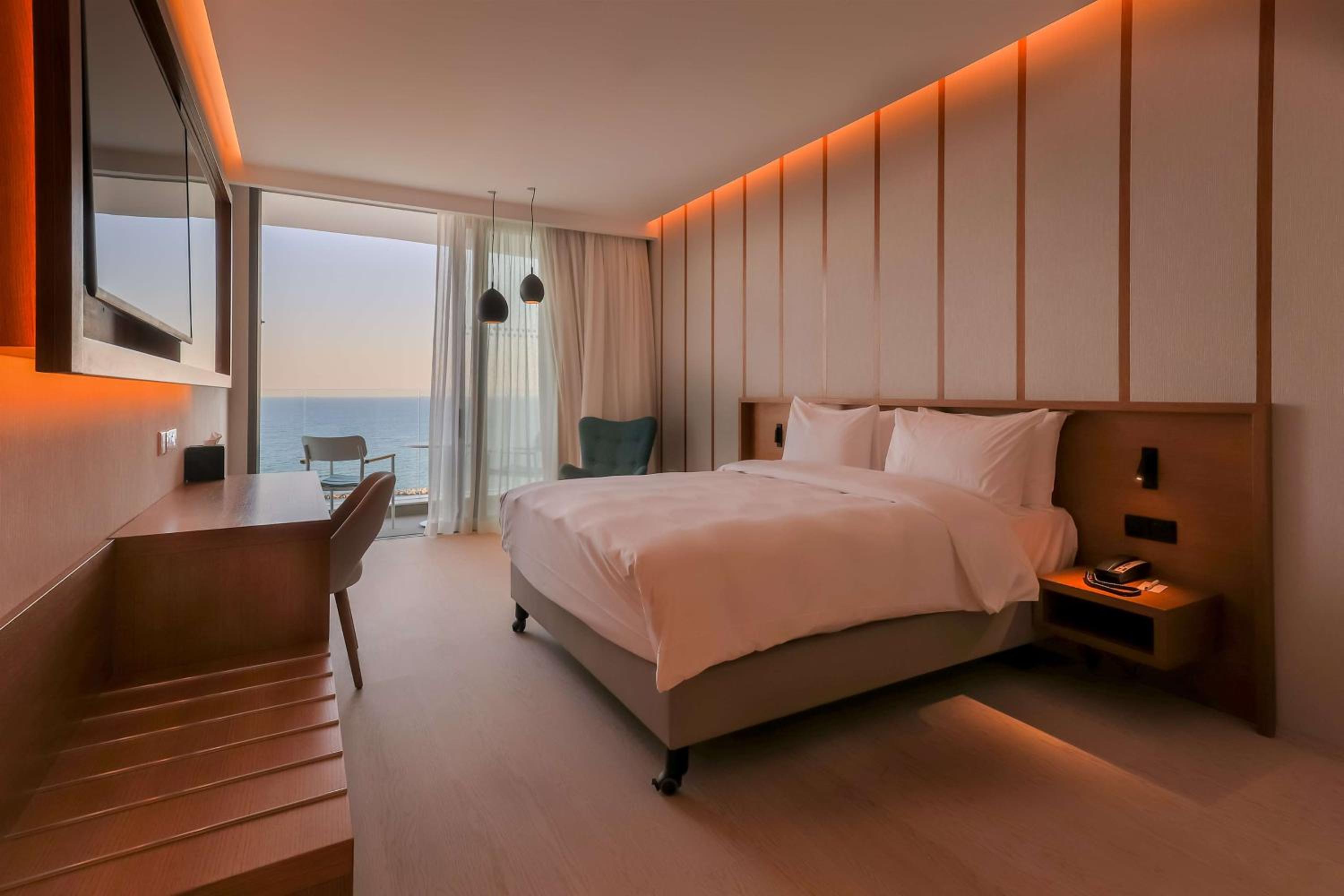 Standard Room with Balcony and Sea view - Photo 2