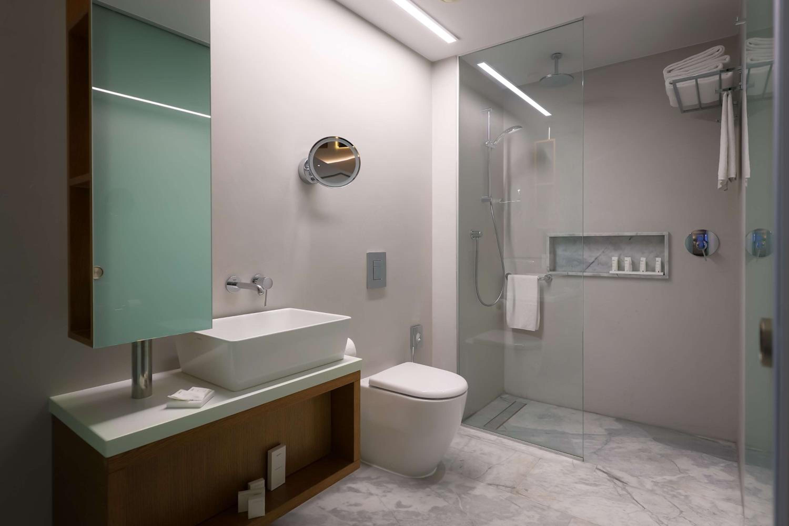 Junior Suite with Balcony and Sea View - Photo 1