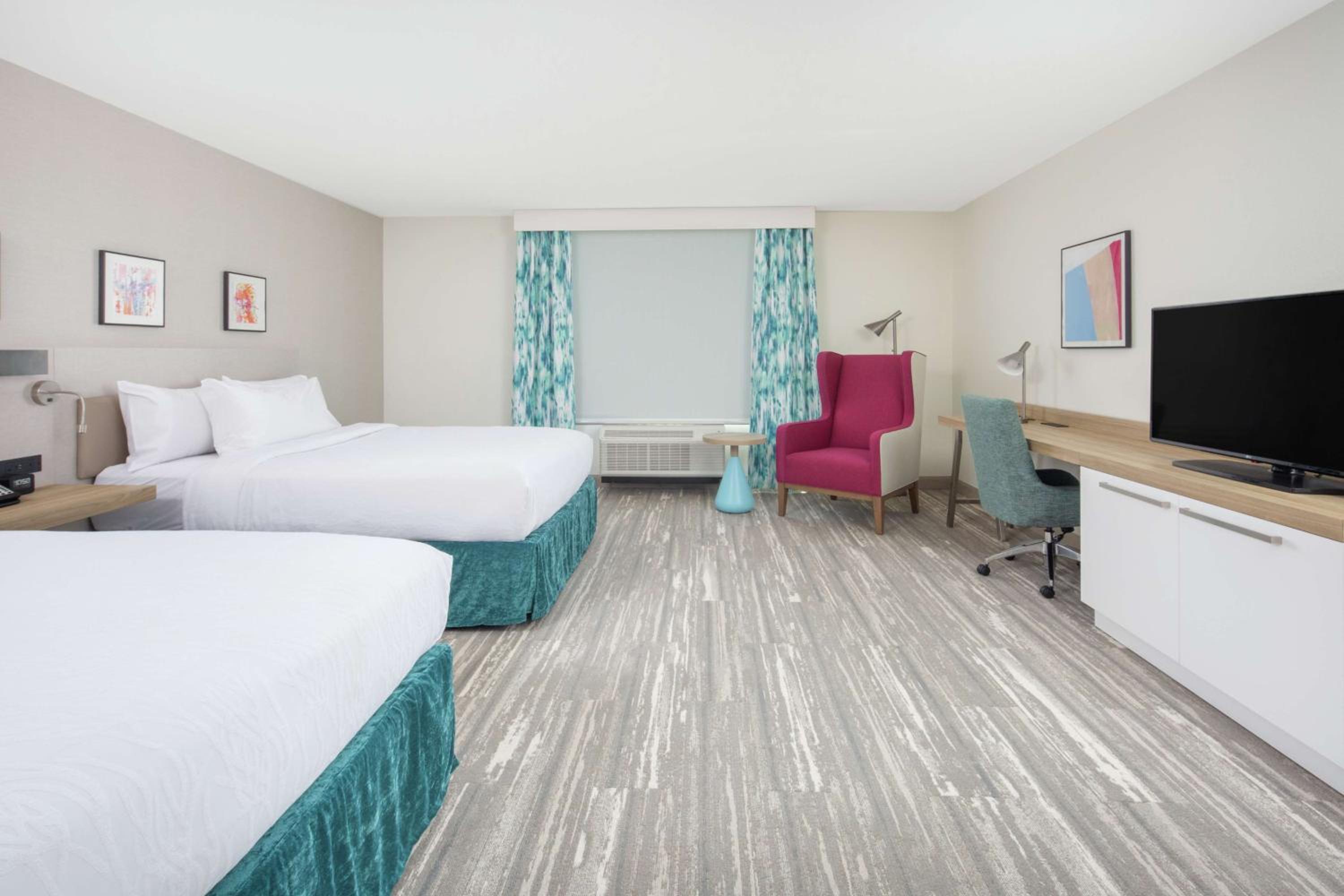 Queen Room with Two Queen Beds - Mobility Access - Photo 2