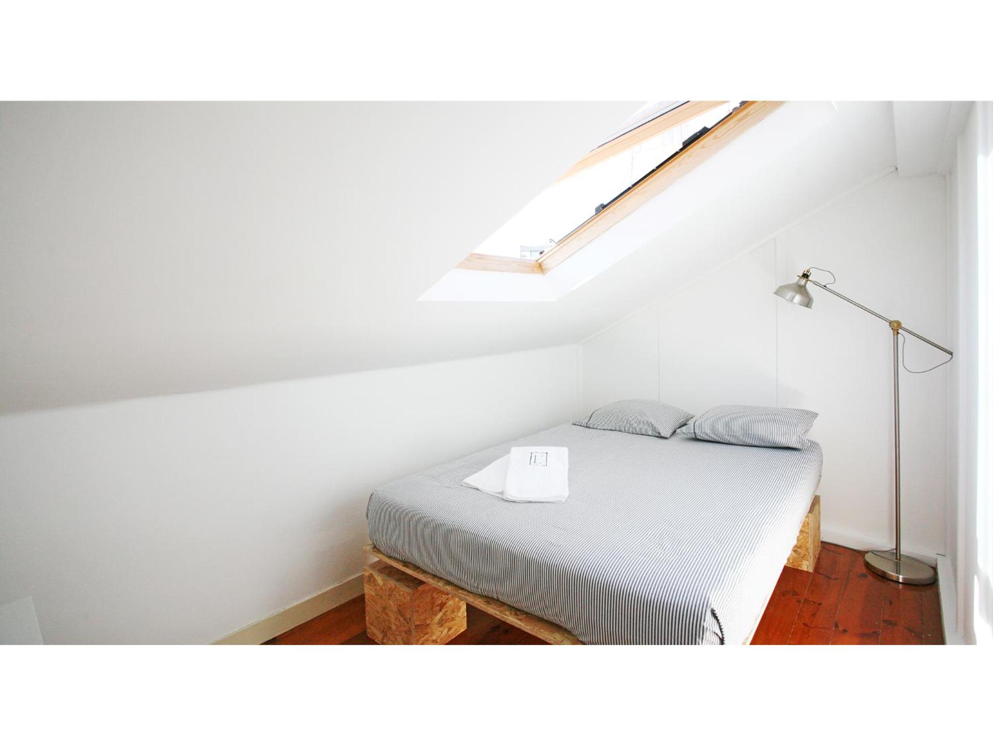 Single Room with Shared Bathroom photo 2