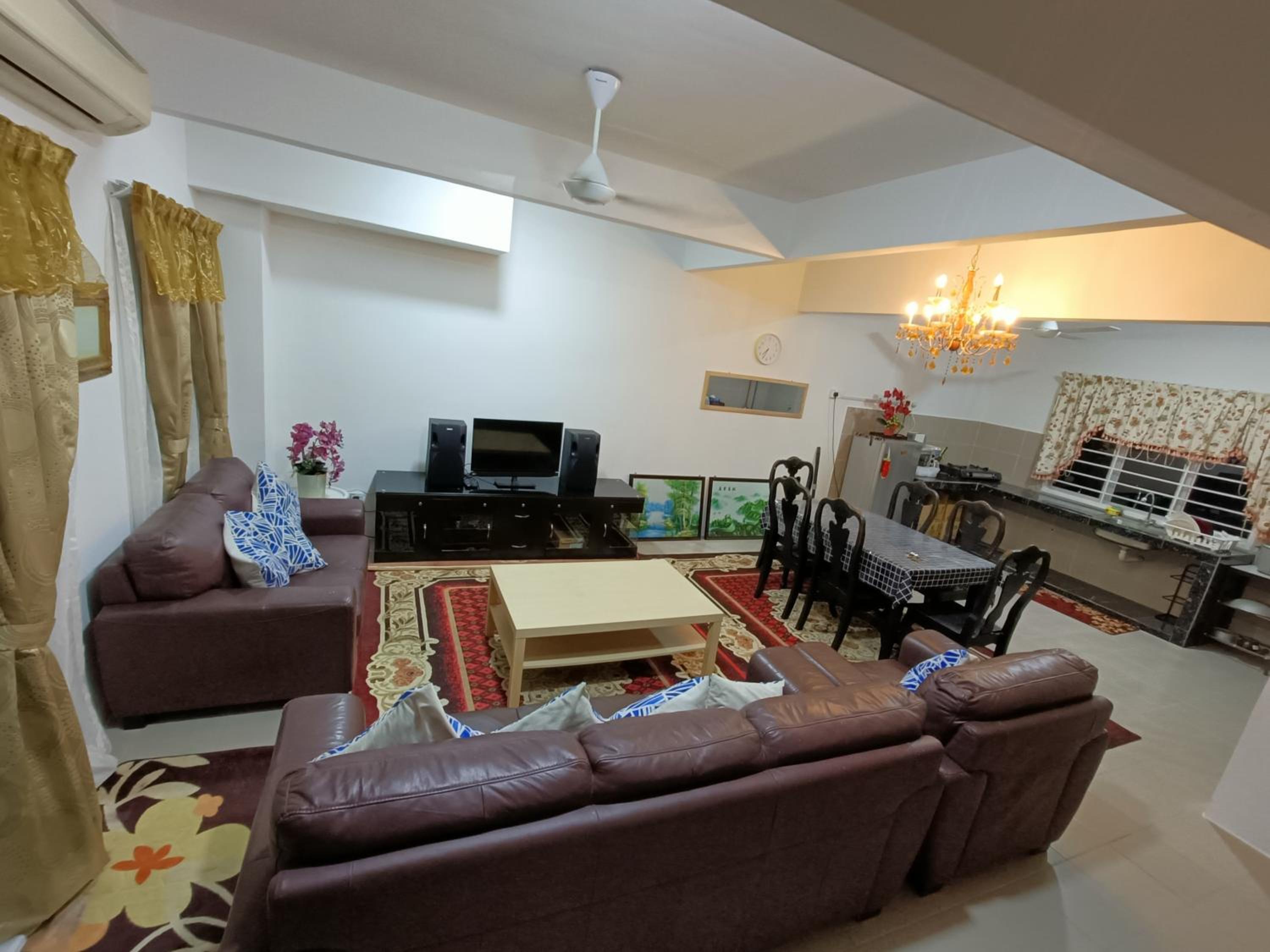 Three-Bedroom House photo 1