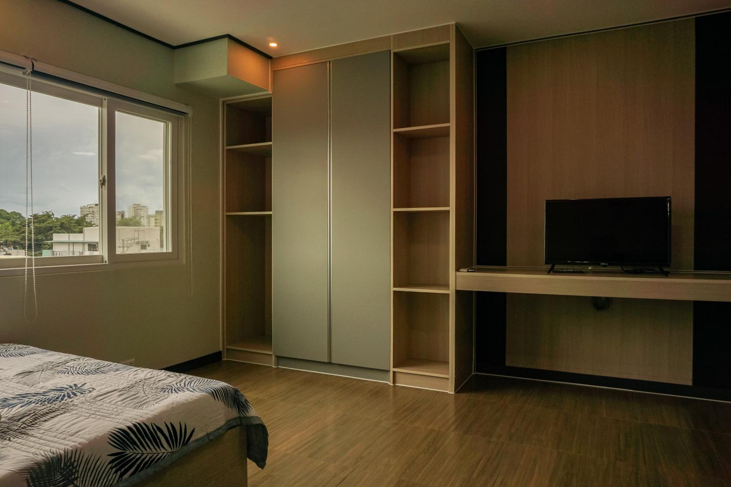 Deluxe Family Suite - Photo 3