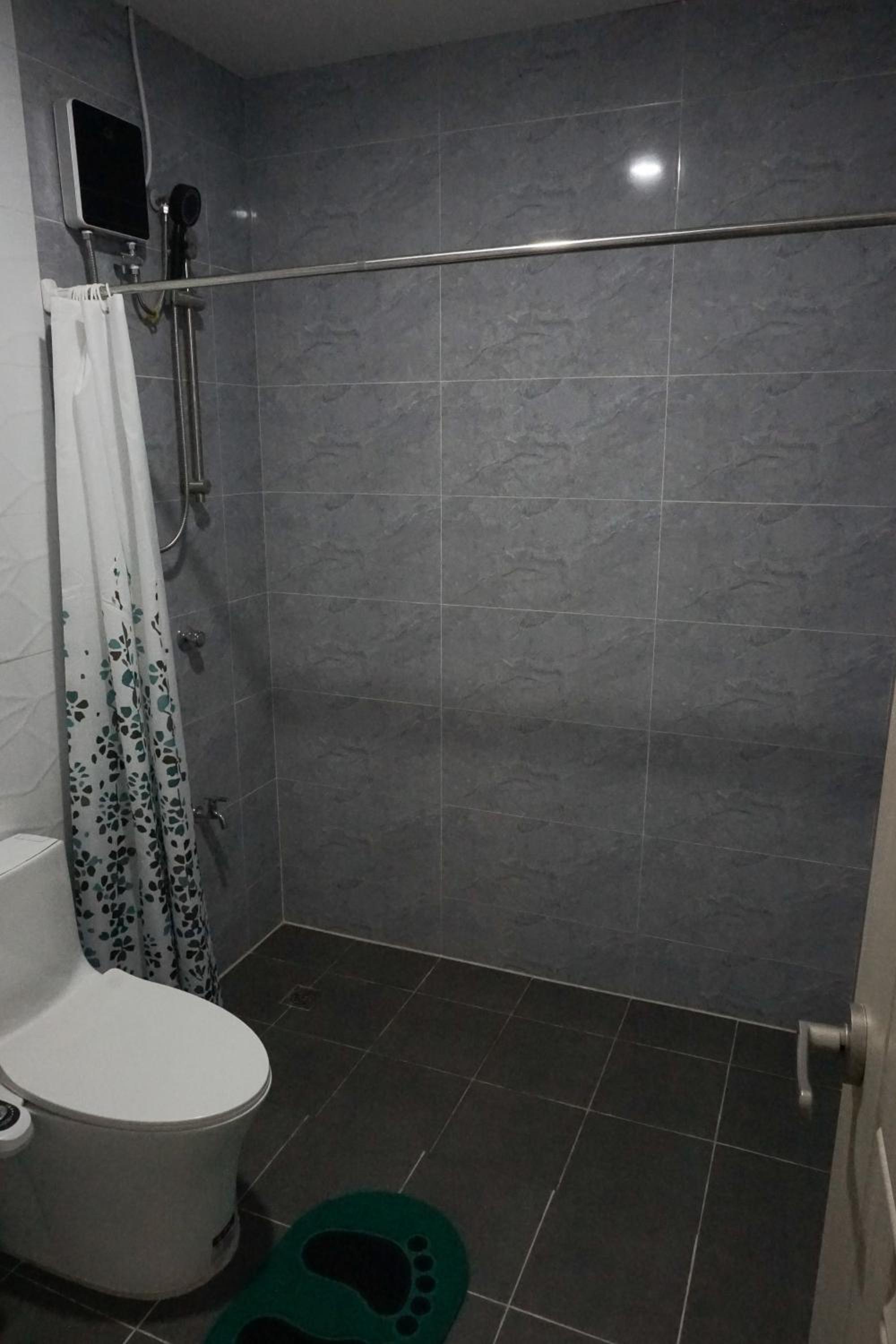 Deluxe Family Suite - Photo 5