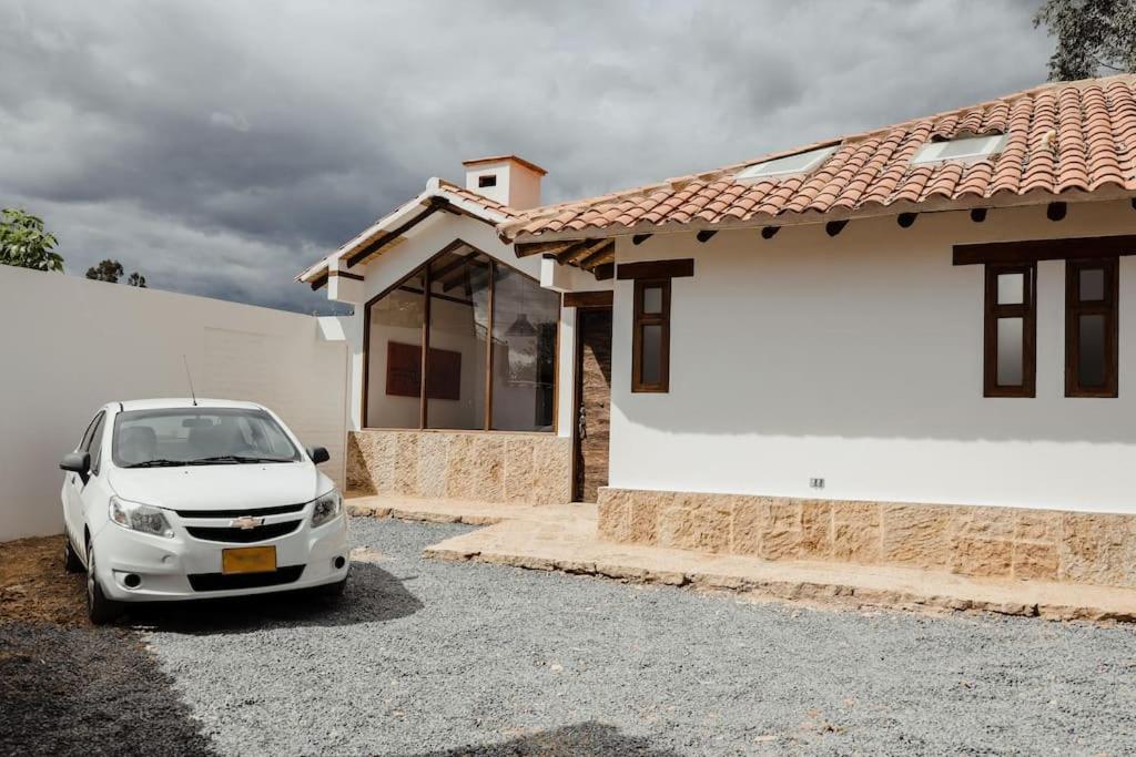 Three-Bedroom House photo 2