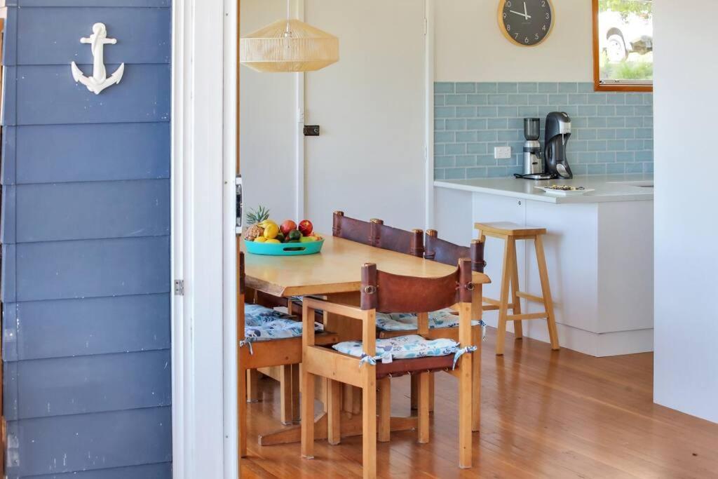 Three-Bedroom House photo 2