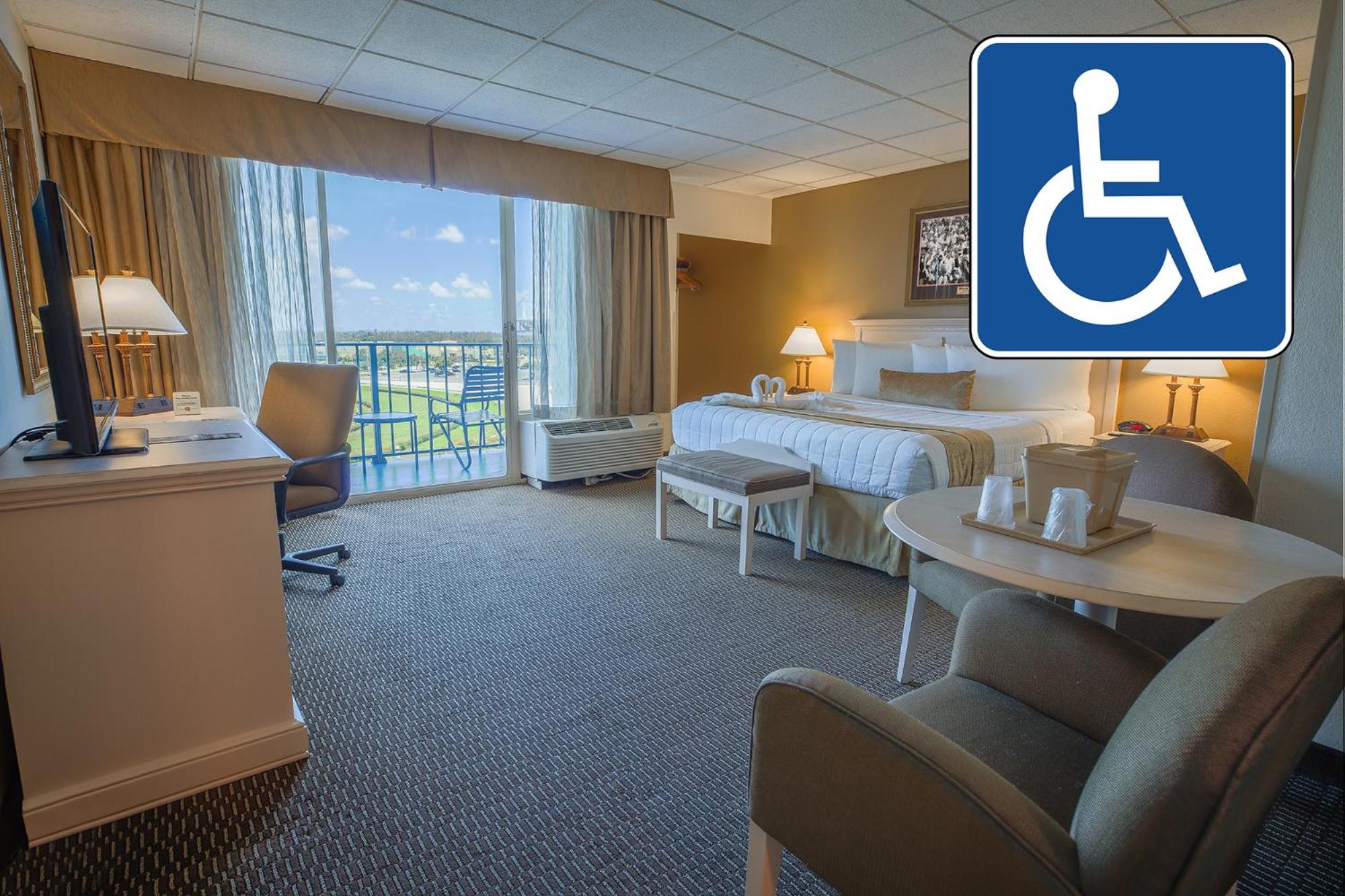Accessible Corner King Balcony  photo 1