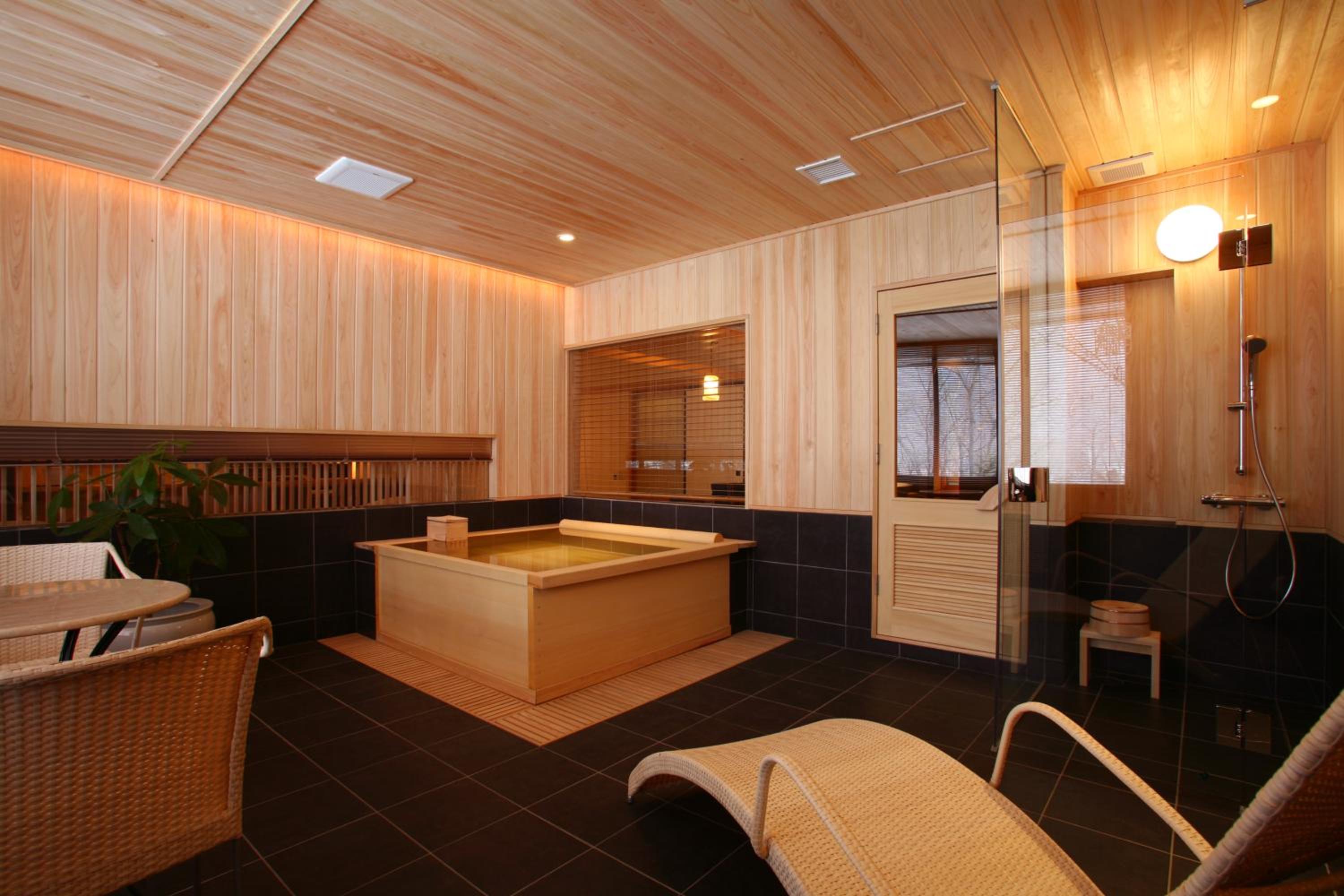 Twin Room Bedrock Bath & SPA Bath on Living Room - Non-Smoking - Photo 2