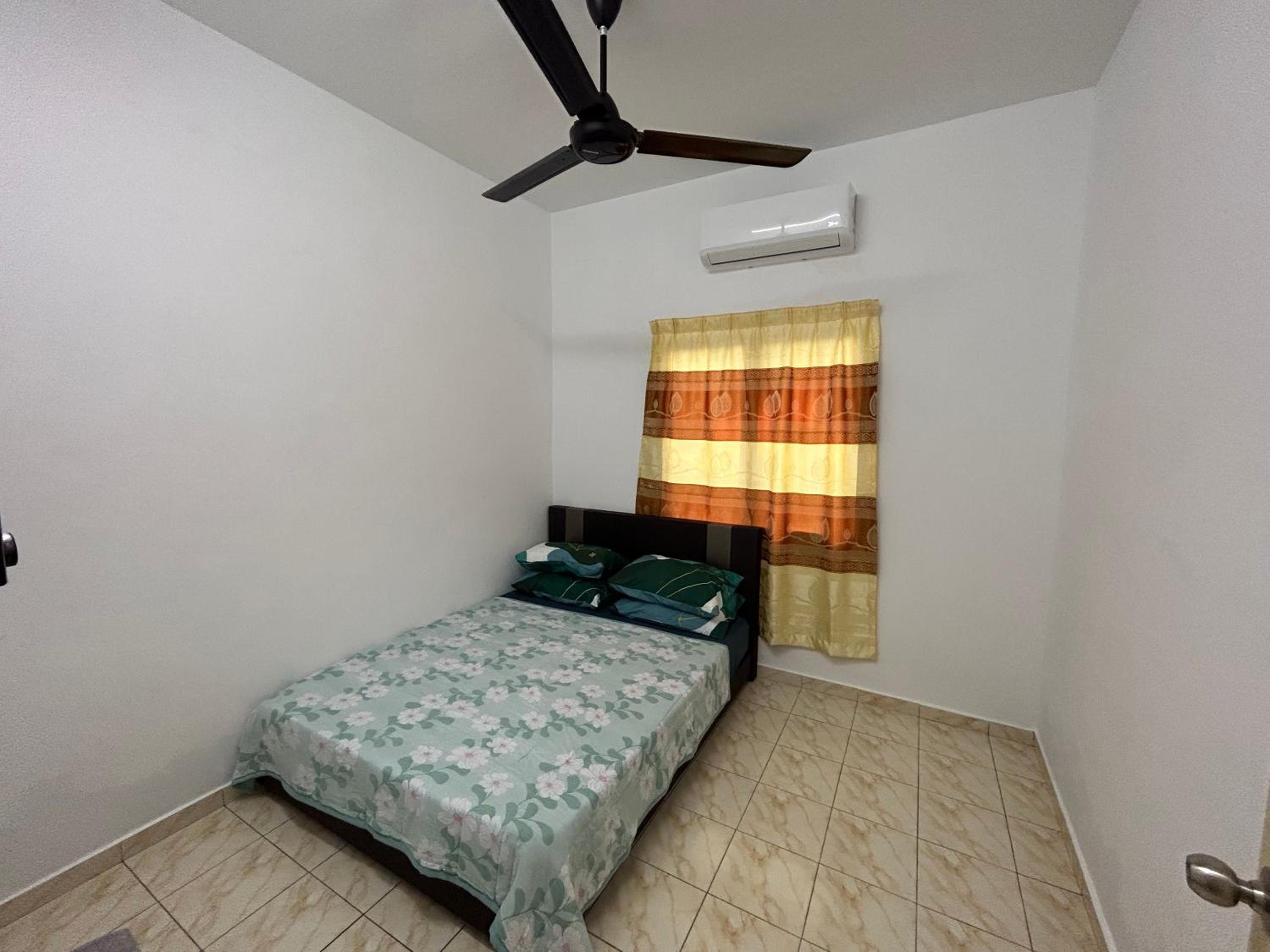 Two-Bedroom House photo 2