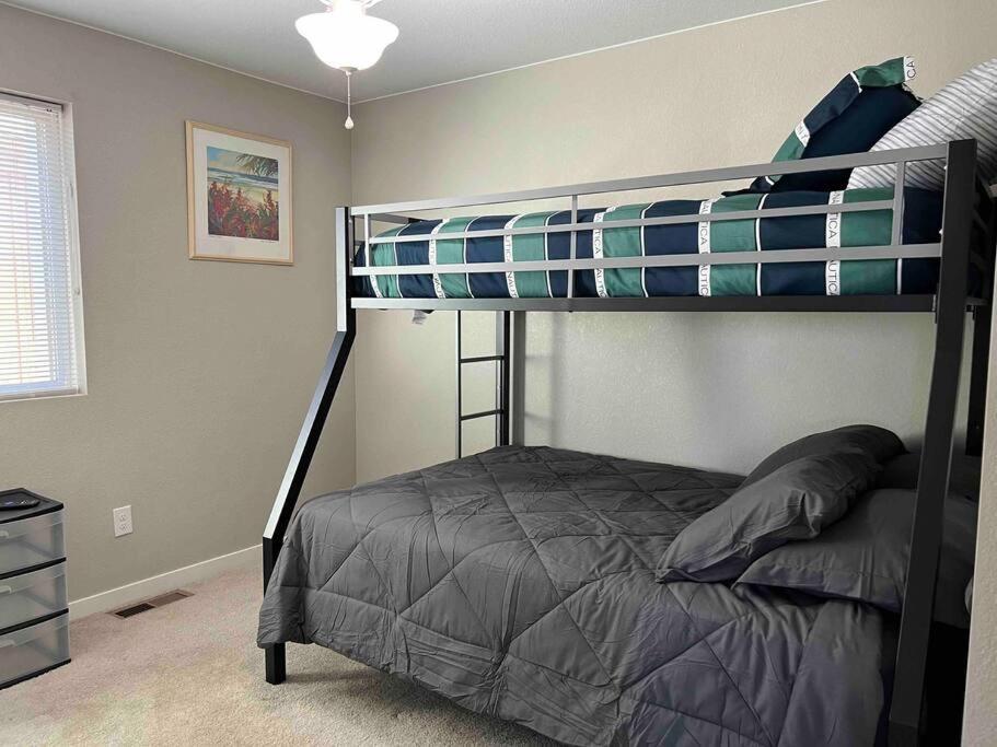 Four-Bedroom House photo 2