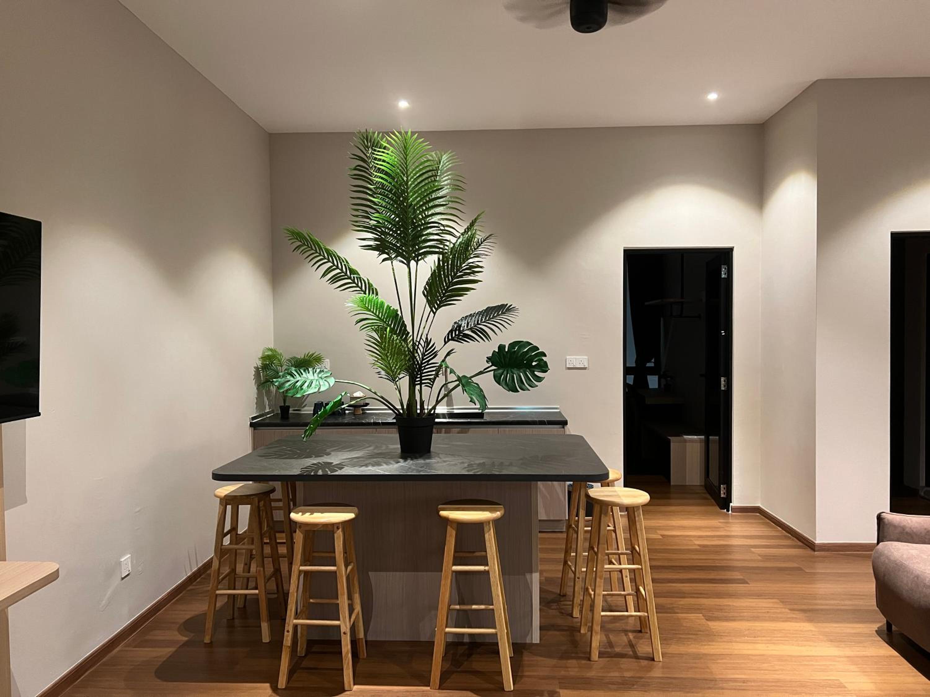 Three-Bedroom Suite - Photo 8