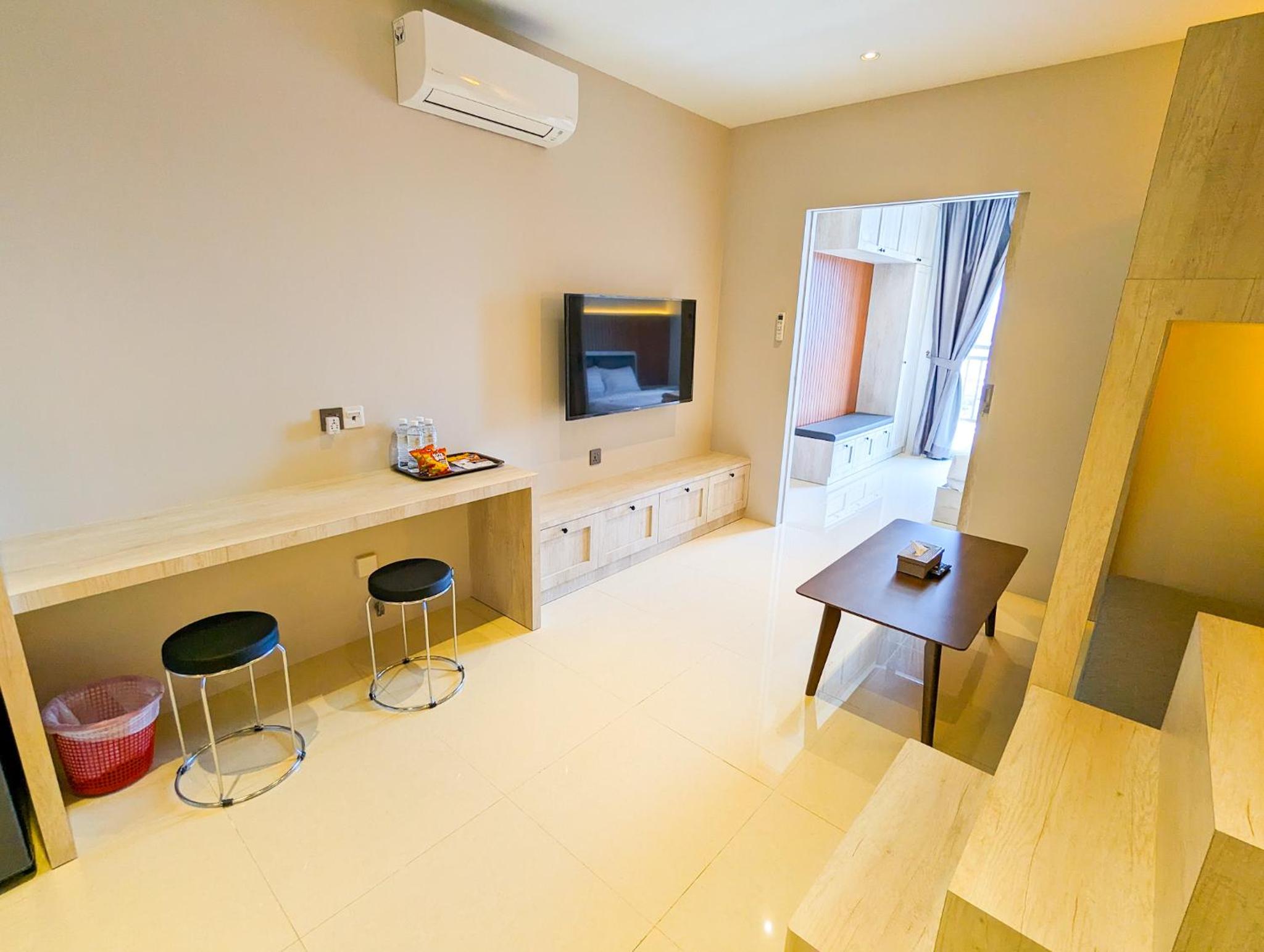 Studio Apartment - Photo 3