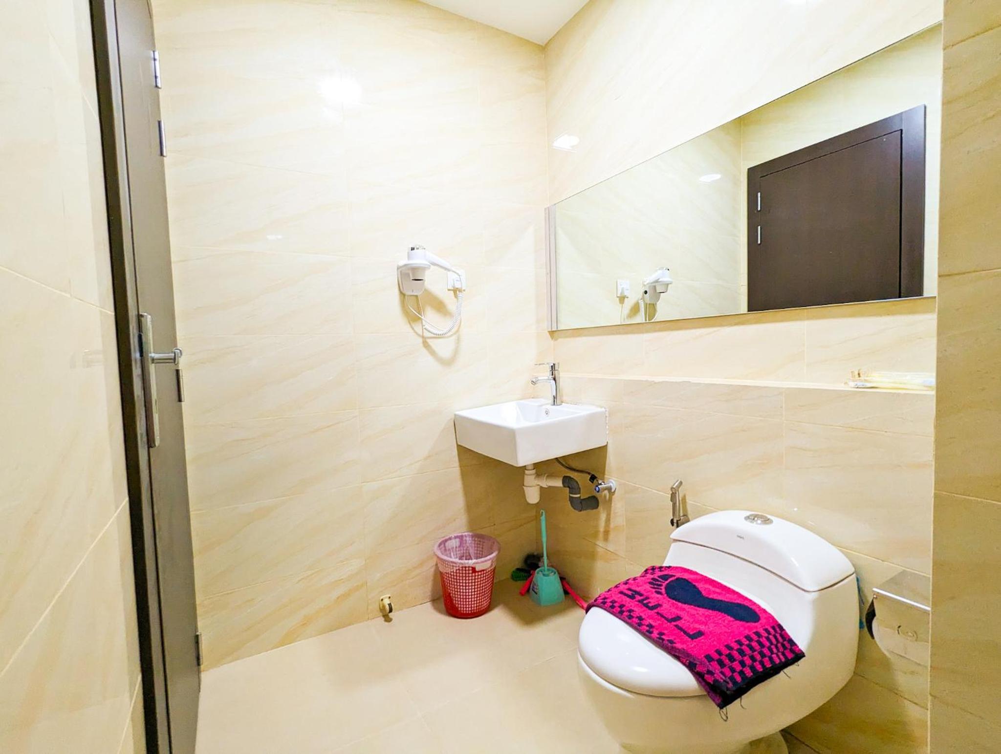 Studio Apartment - Photo 2
