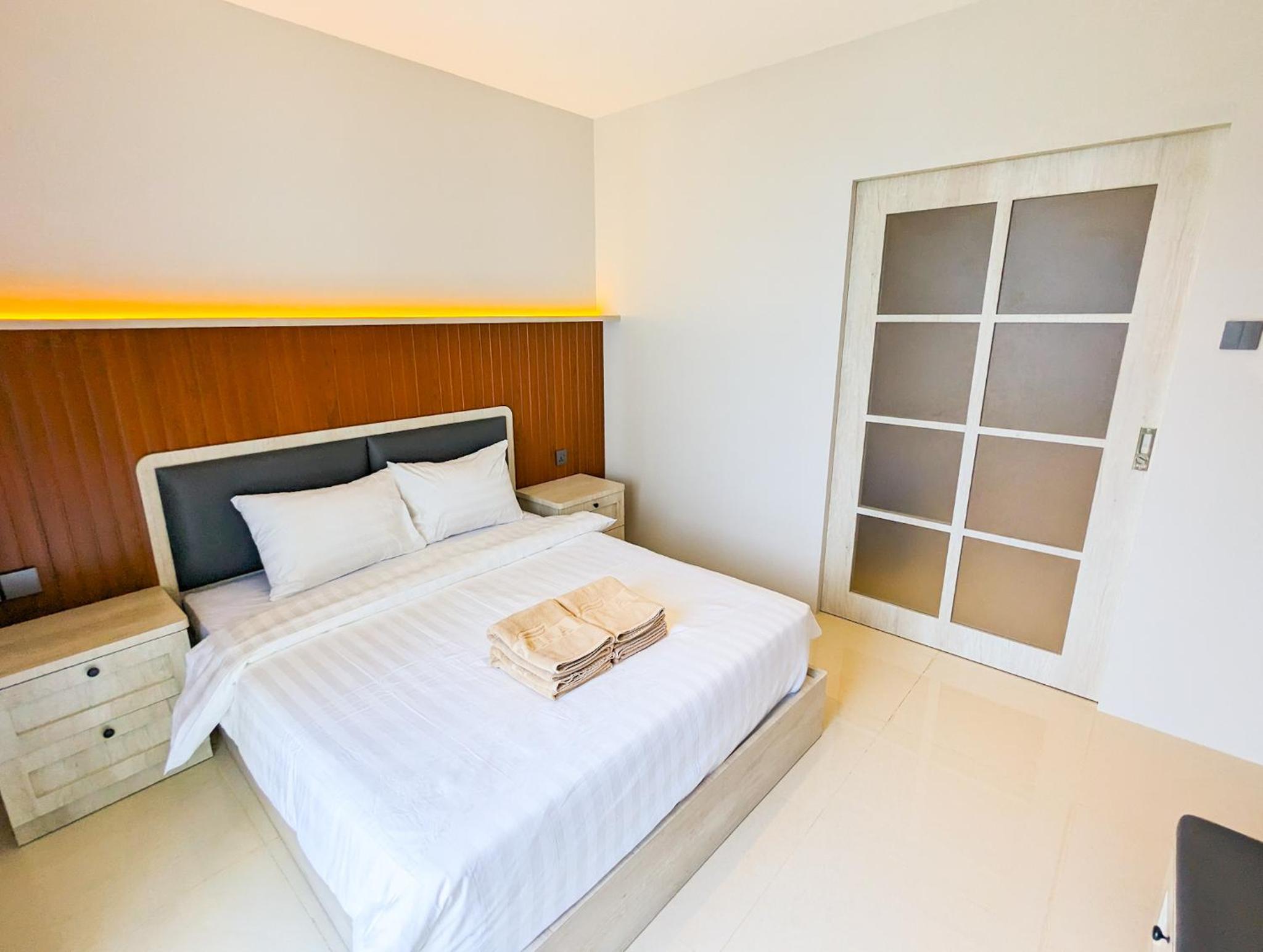Studio Apartment - Photo 24