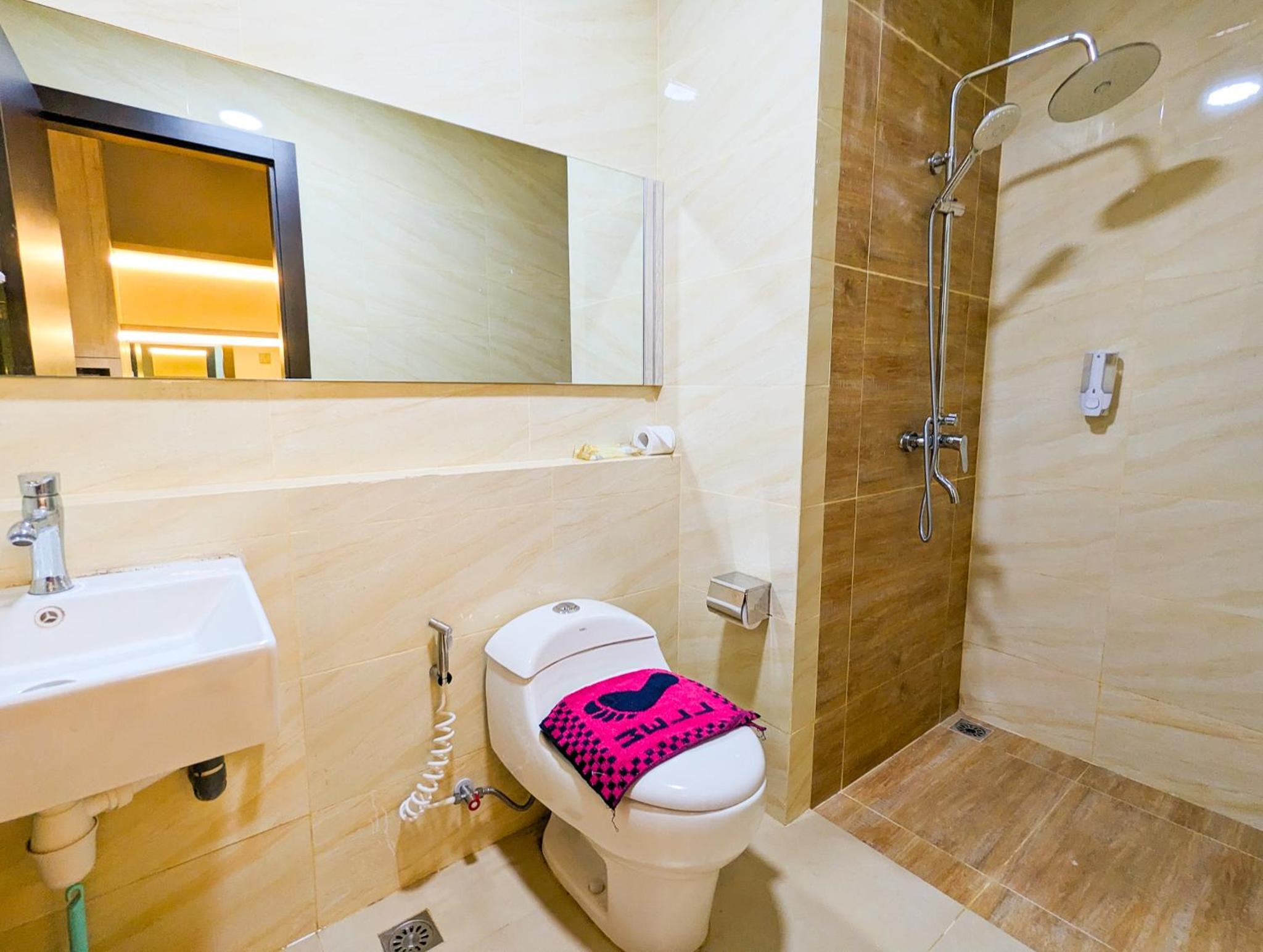 Studio Apartment - Photo 32
