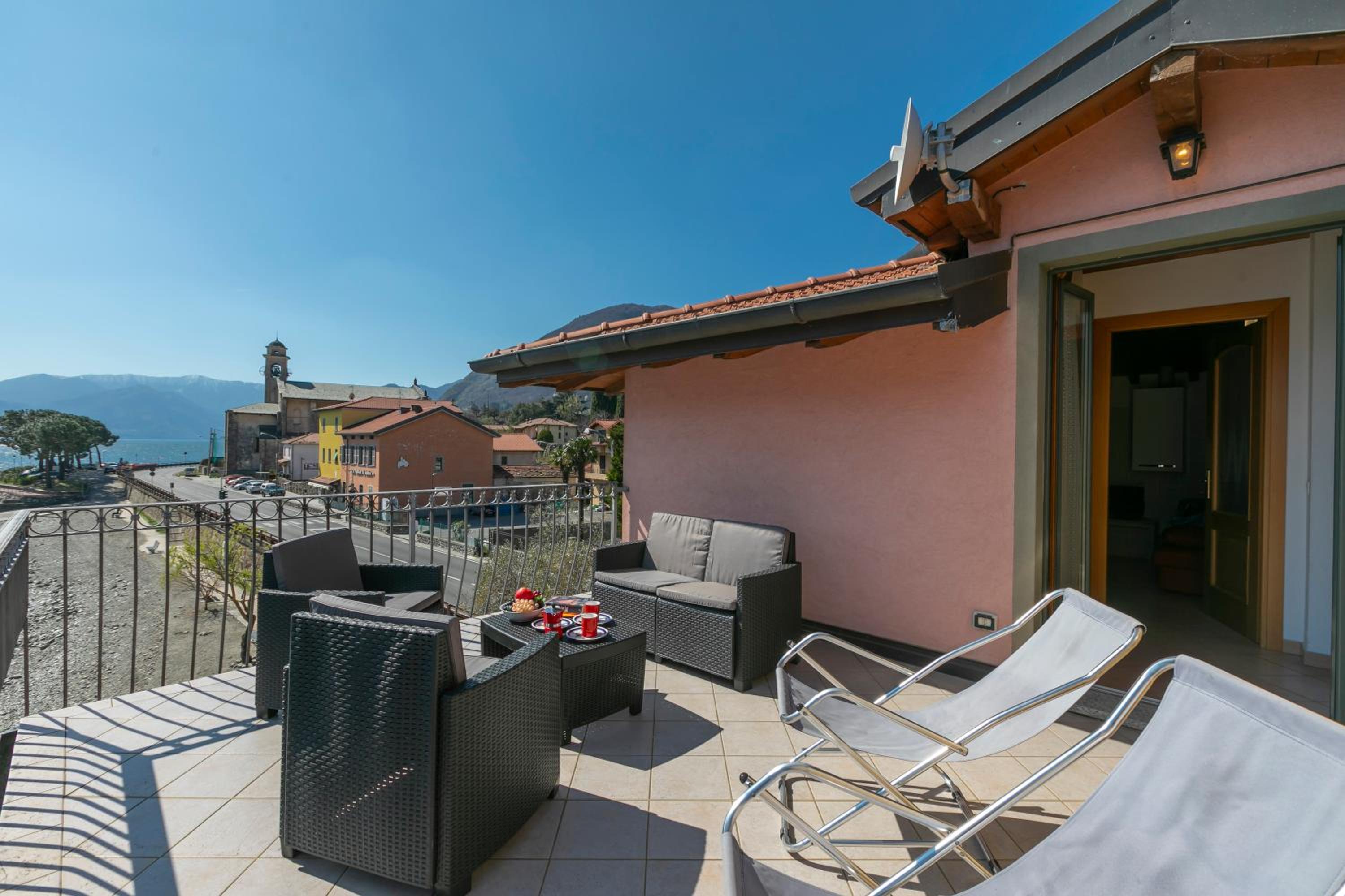 Apartment with Terrace photo 2