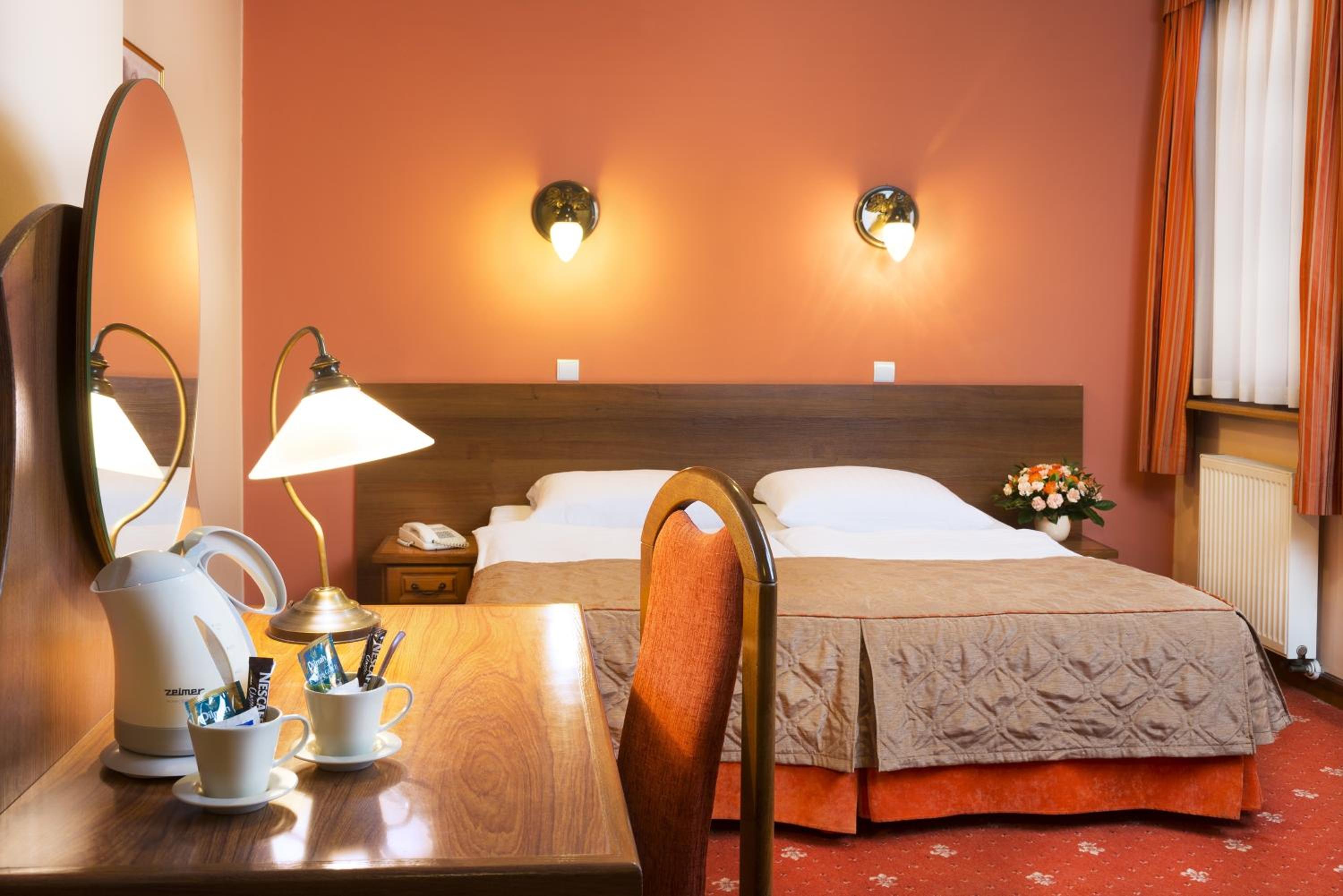Double or Twin Room - Photo 10