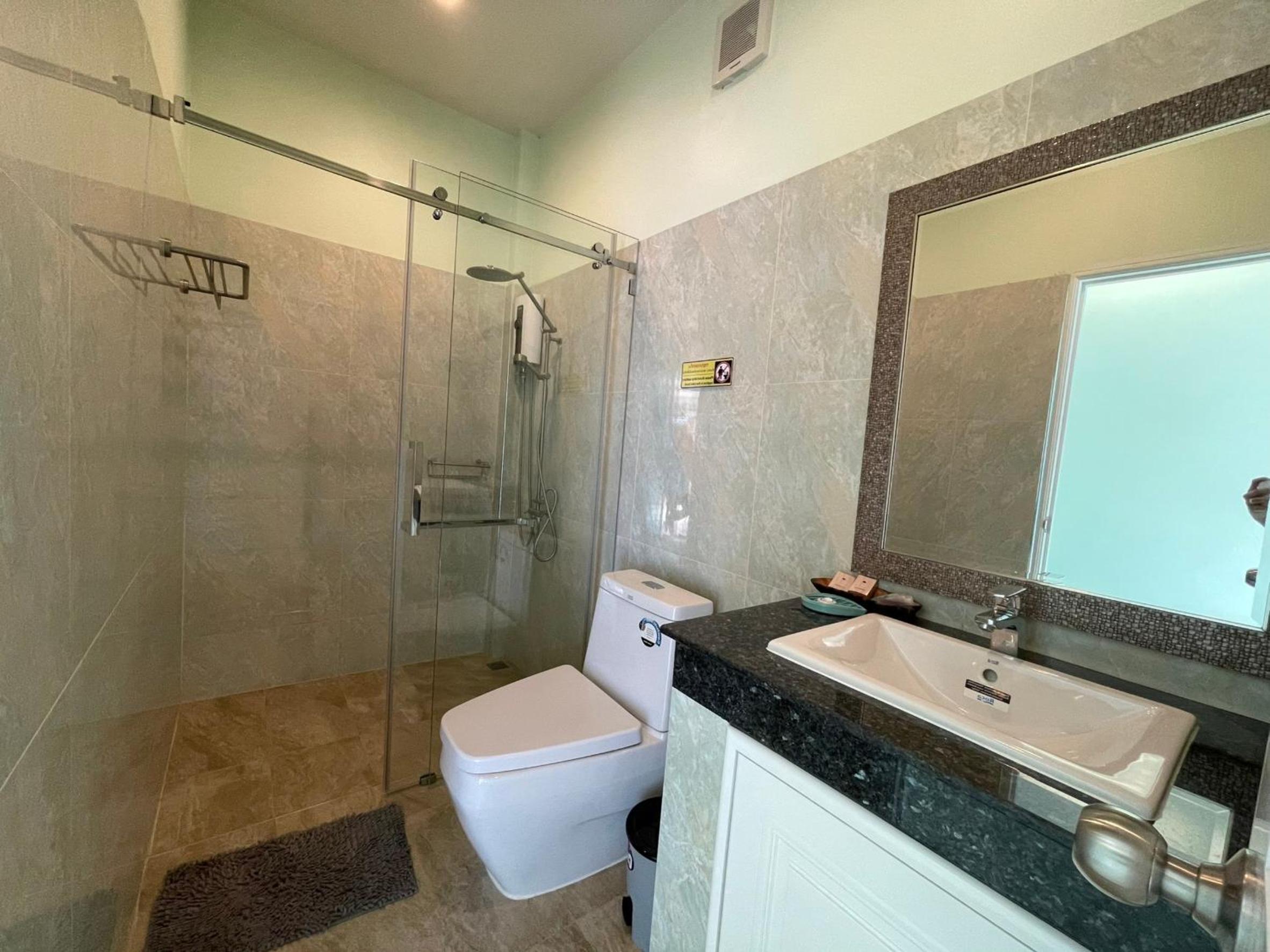 King Suite with Pool View photo 3
