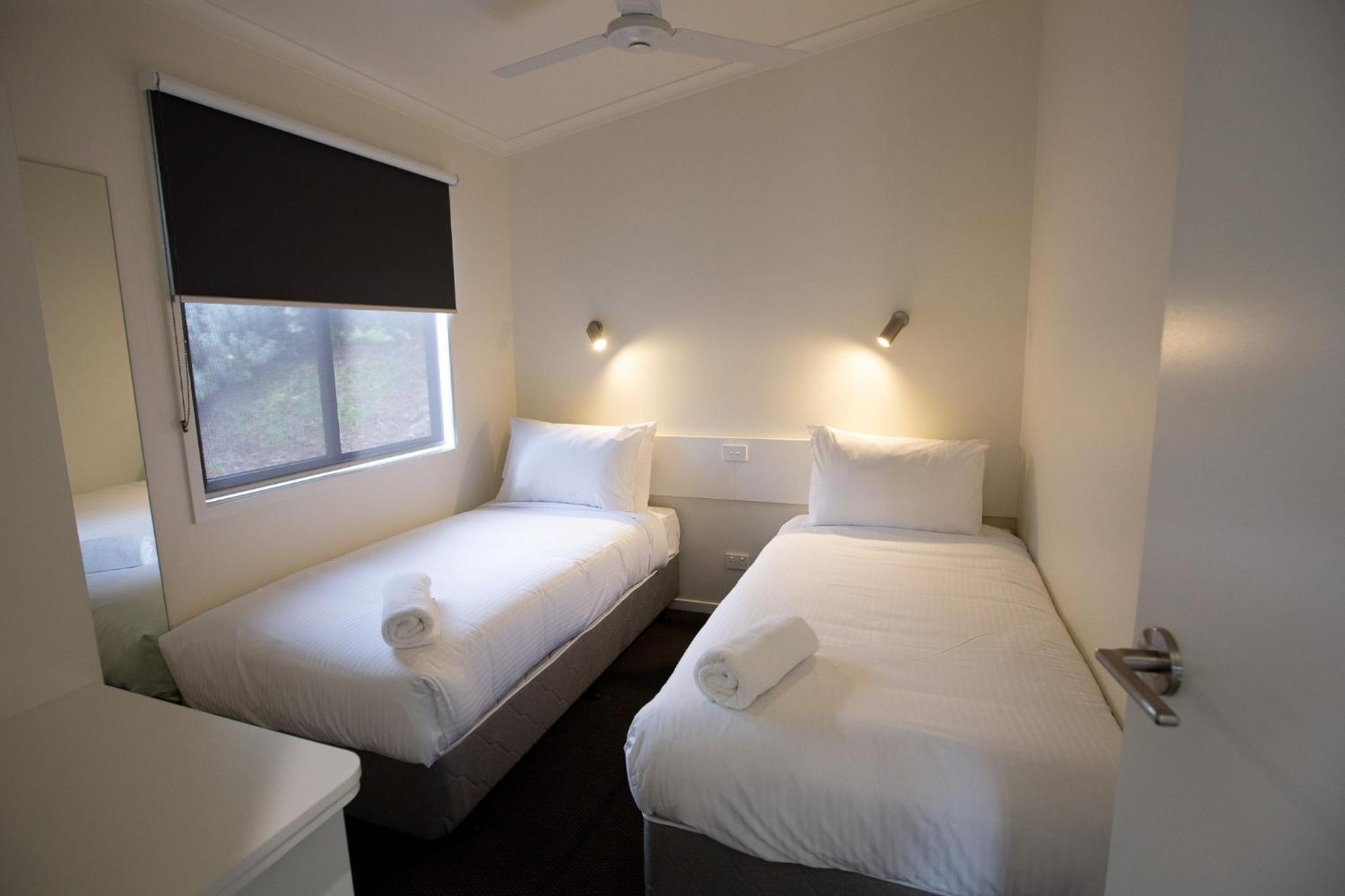Two-Bedroom Deluxe Cabin photo 2