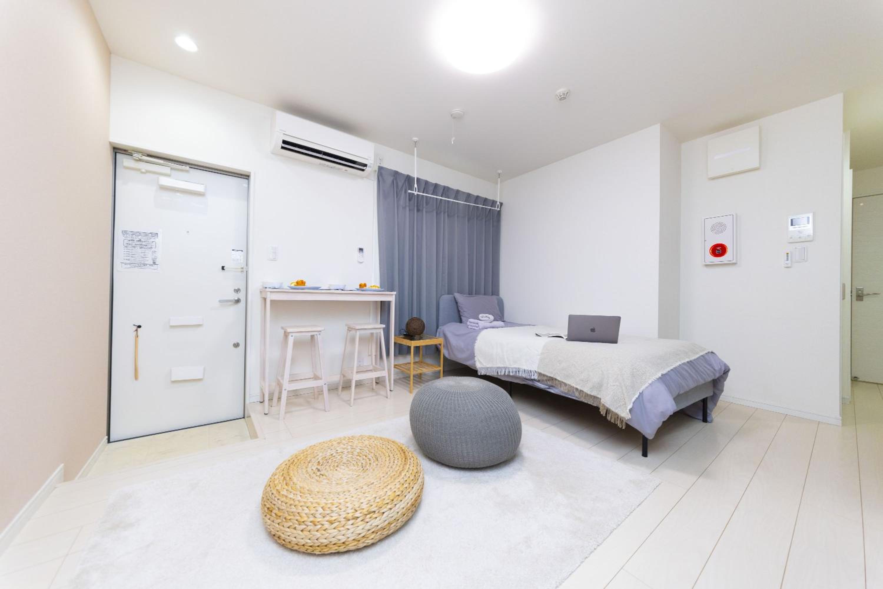 One-Bedroom Apartment photo 3