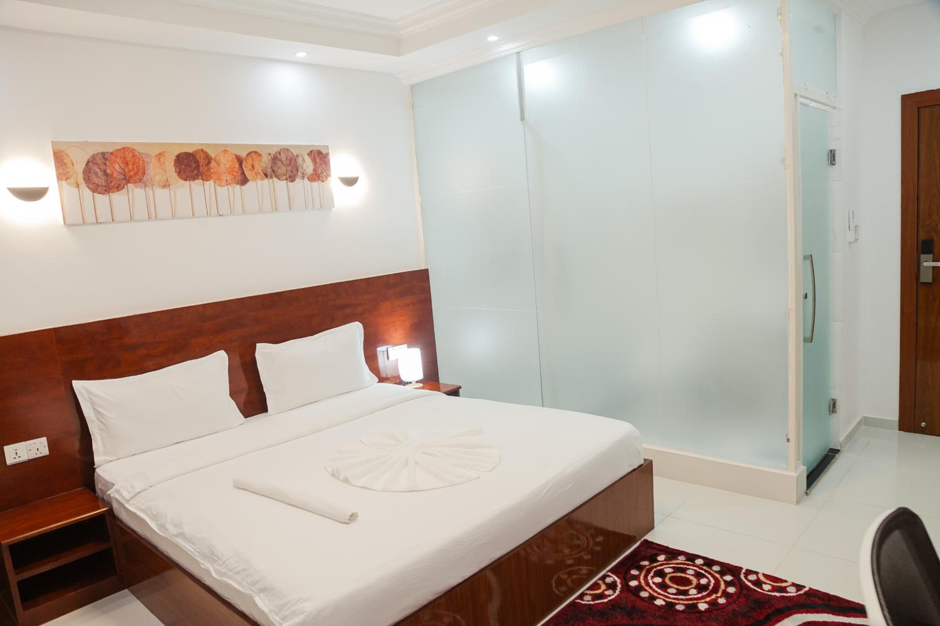 Standard Double Room - Photo 13