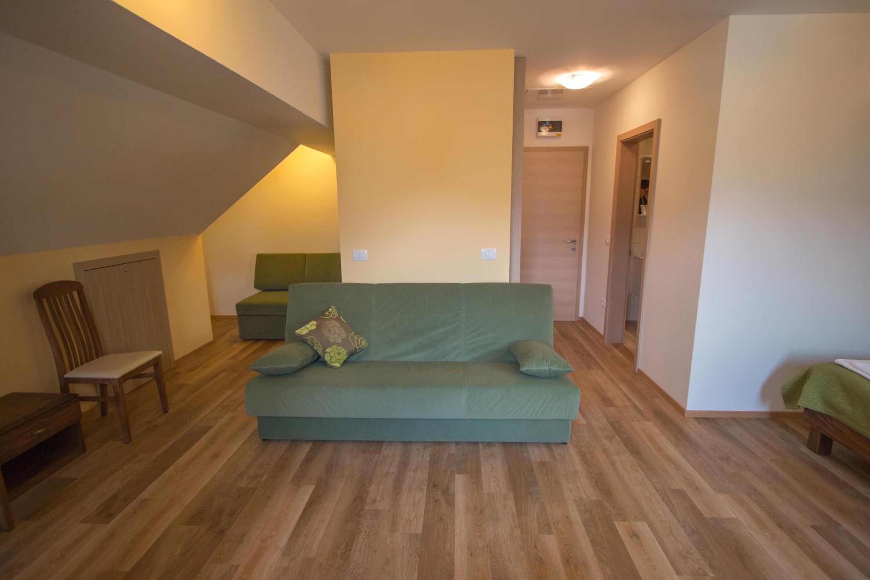 Quadruple Room - Photo 4