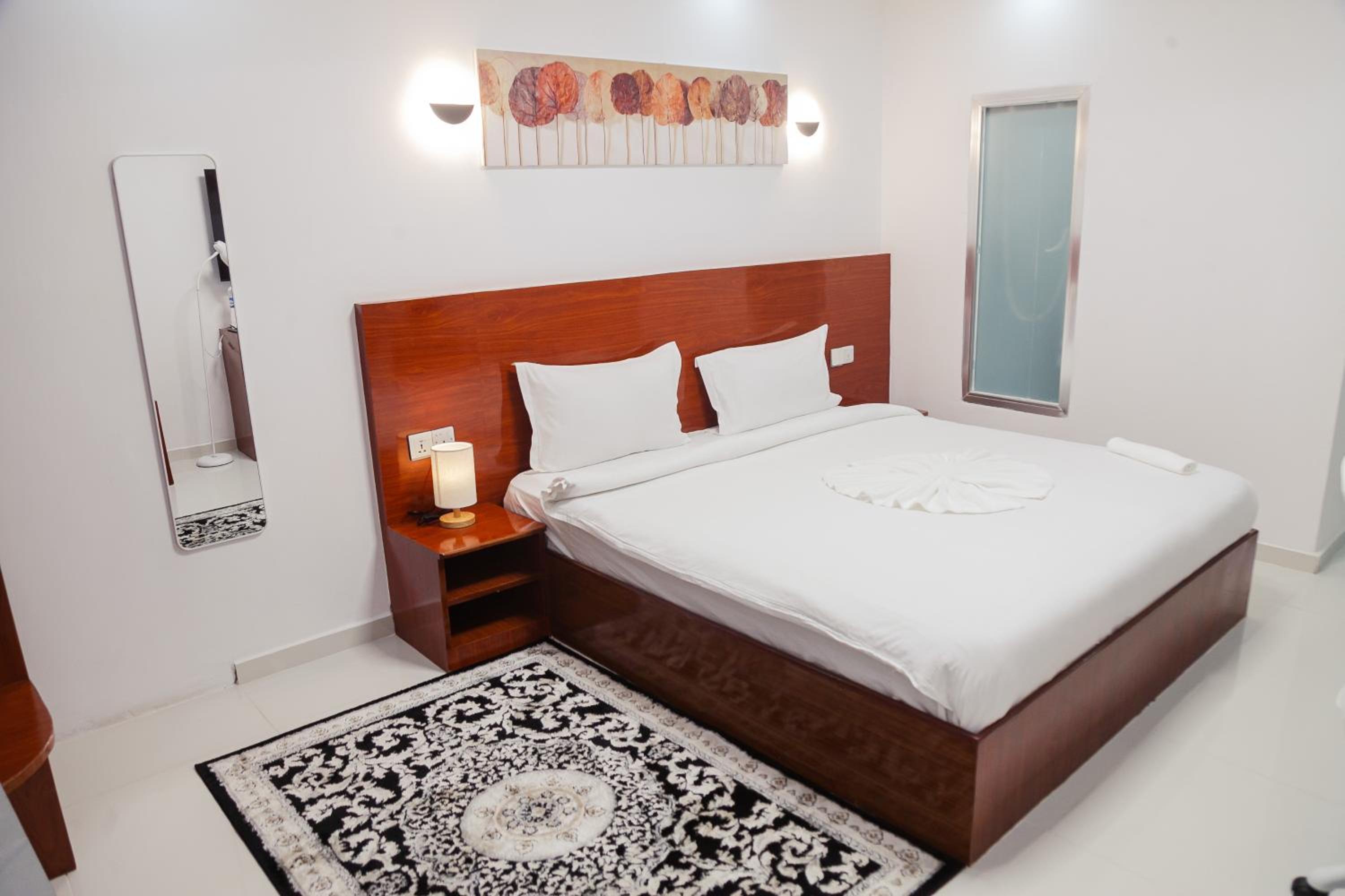 Standard Double Room - Photo 12