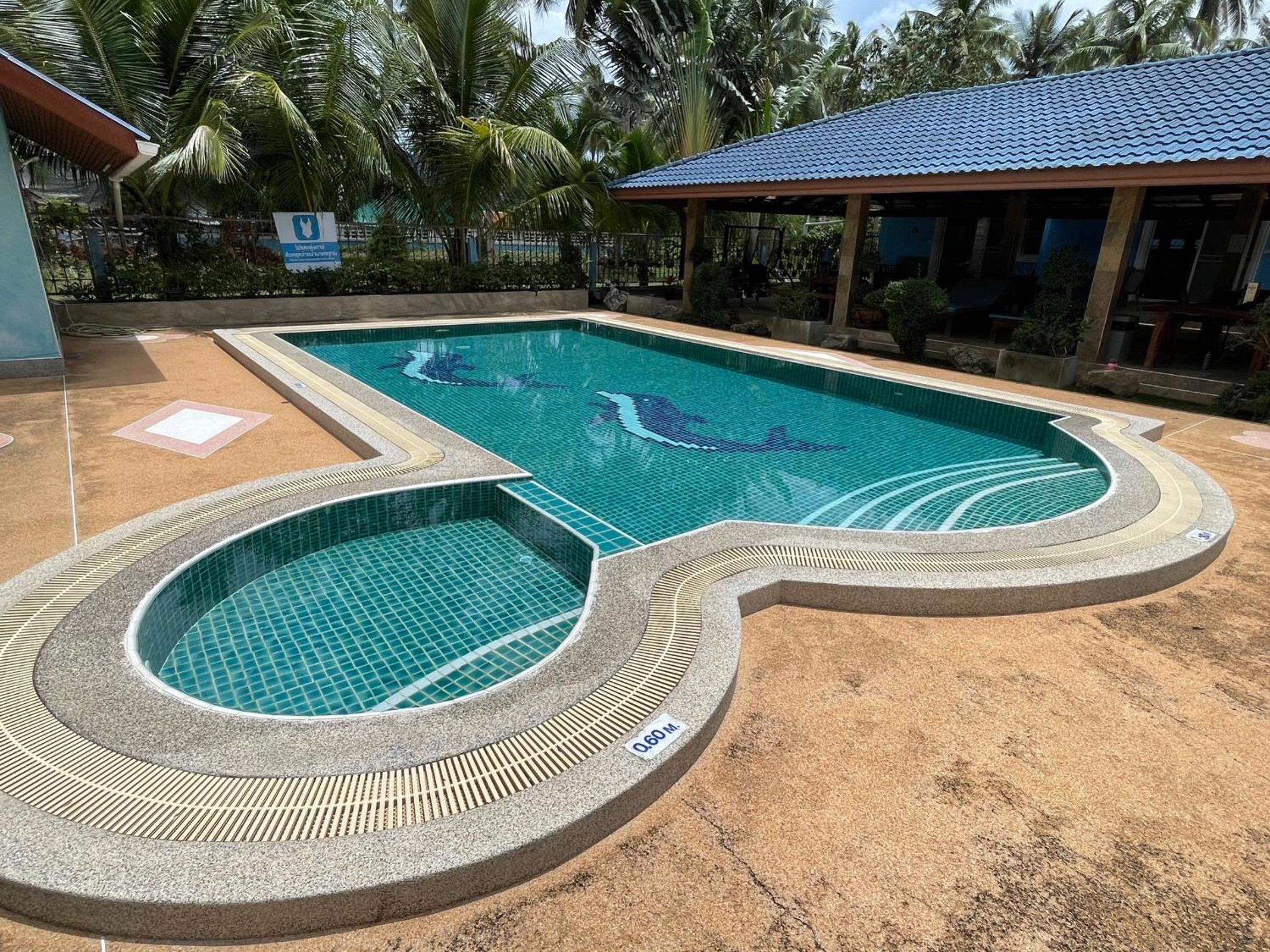Deluxe Bungalow photo 2