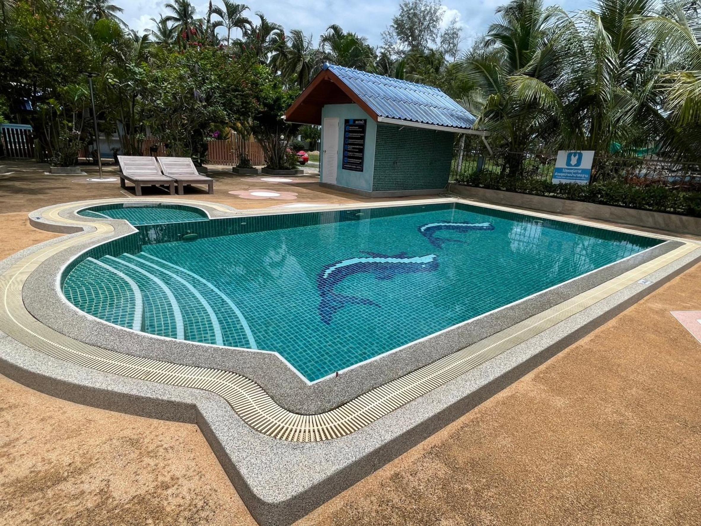 Junior Suite with Pool View photo 2