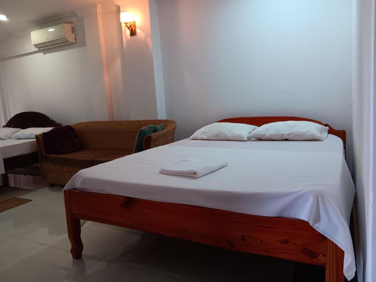 Twin Room with City View - Photo 23