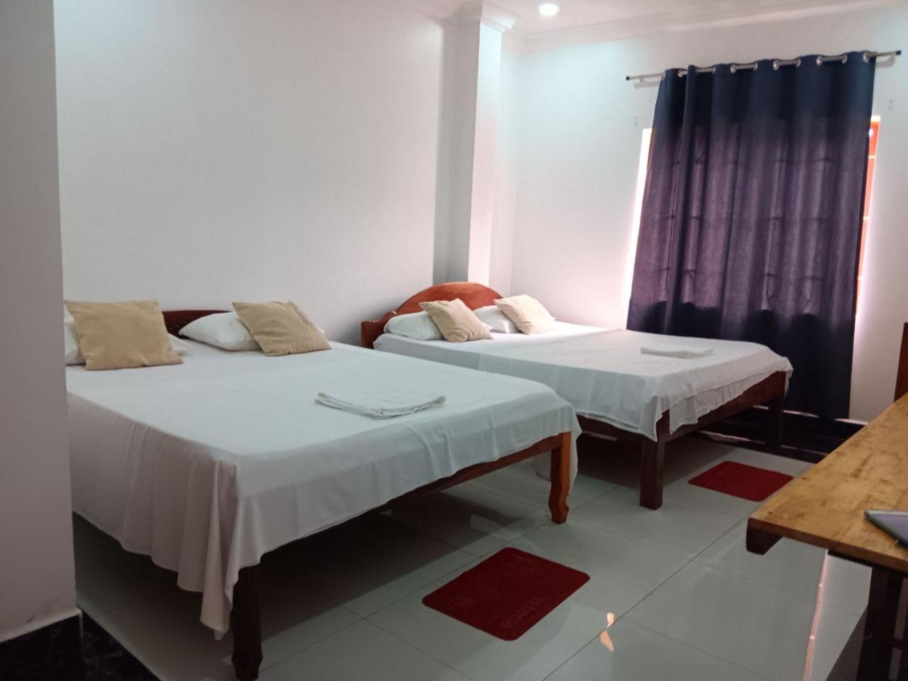 Twin Room with City View - Photo 22