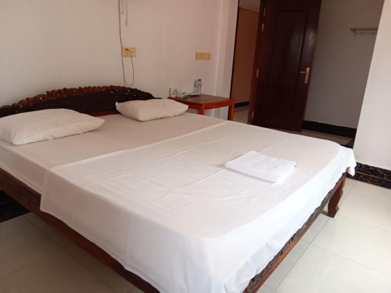 Double Room - Photo 13