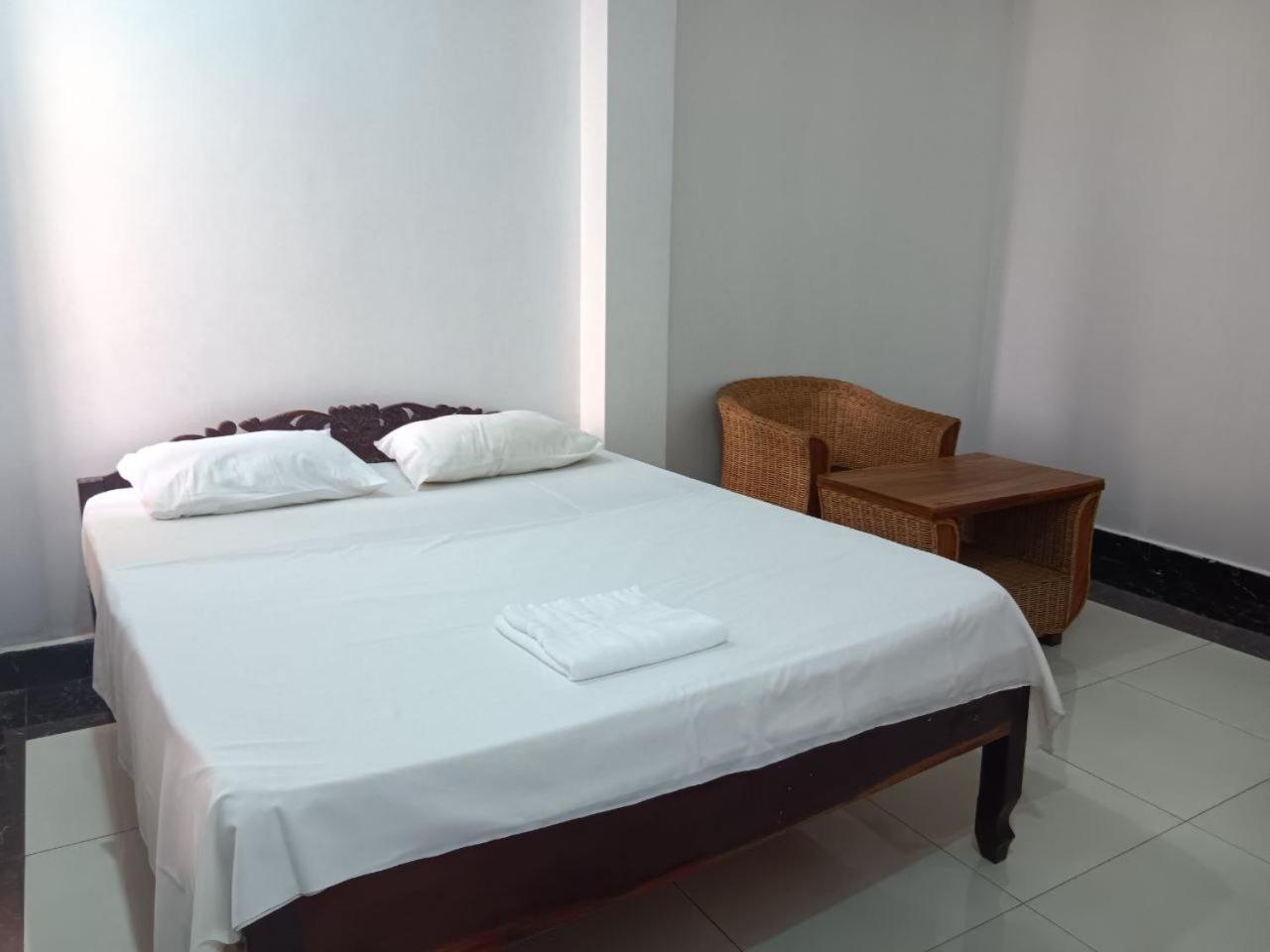 Double Room - Photo 2