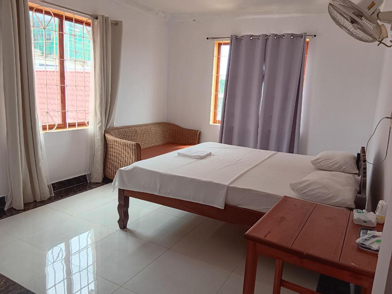 Standard Double Room - Photo 8