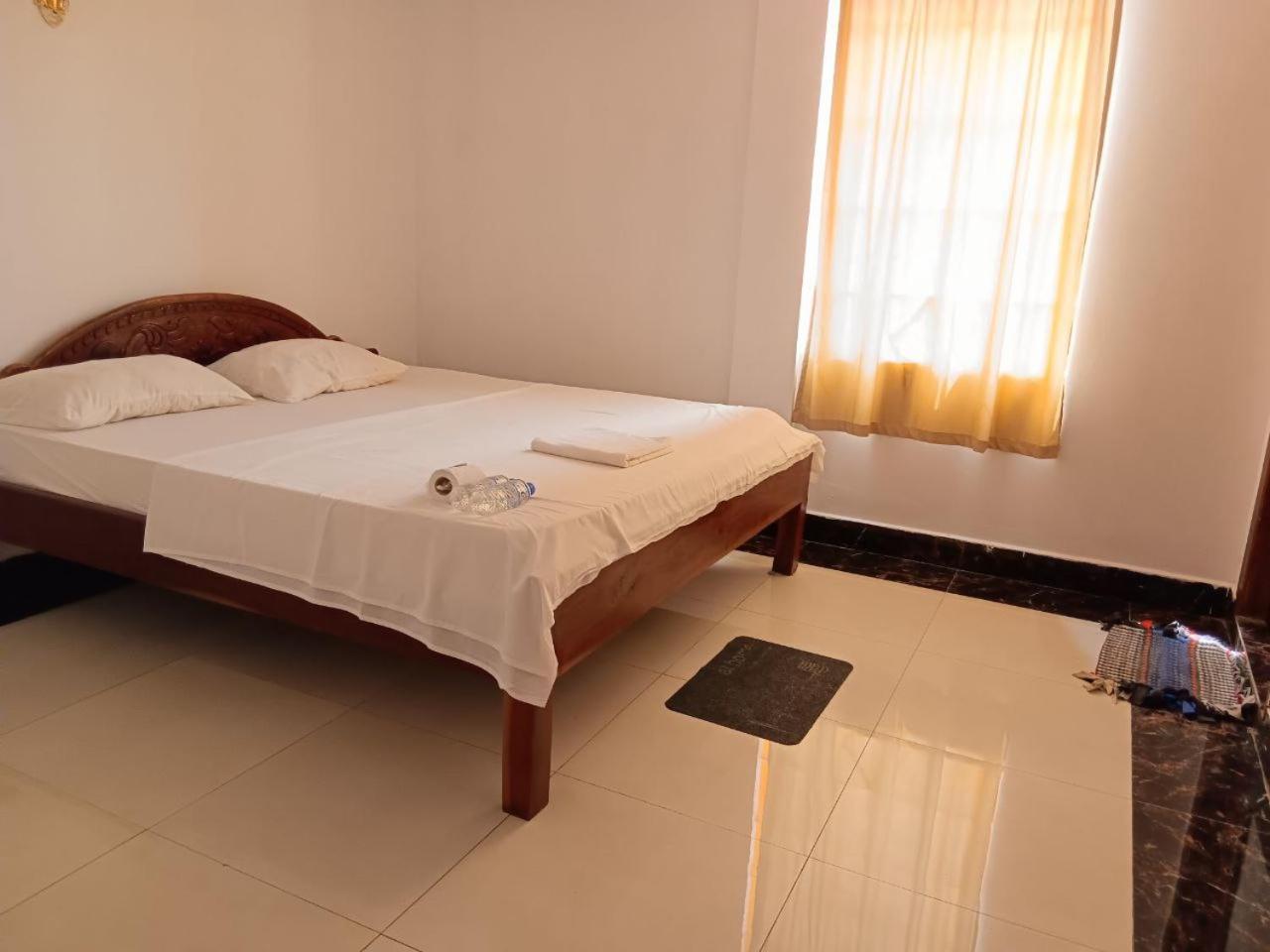 Standard Double Room - Photo 10