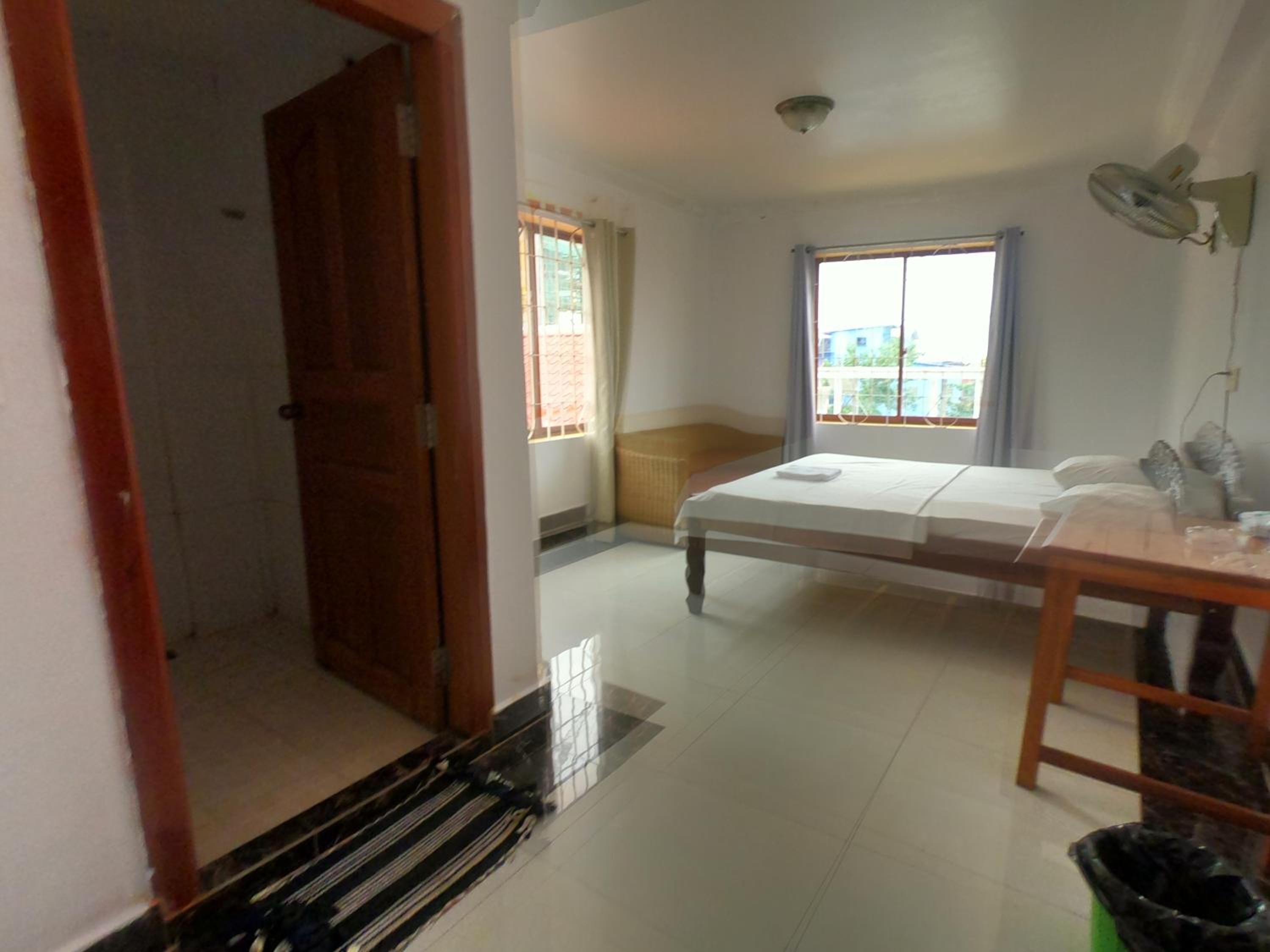 Standard Double Room - Photo 4