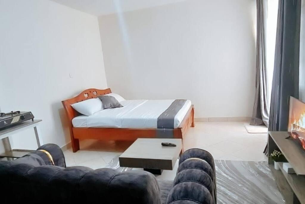 One-Bedroom Apartment photo 3