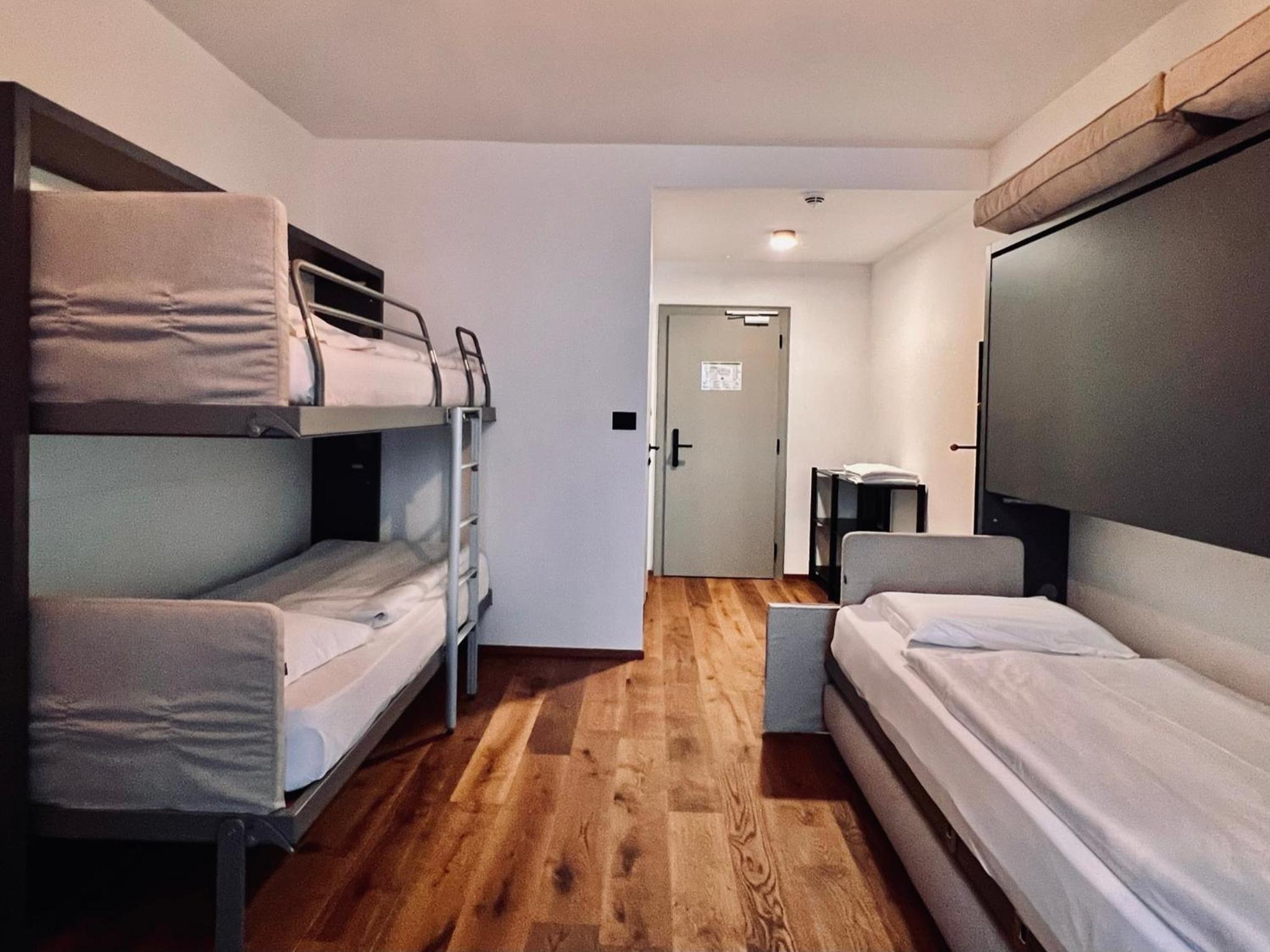 Quadruple Room with Private Bathroom photo 1