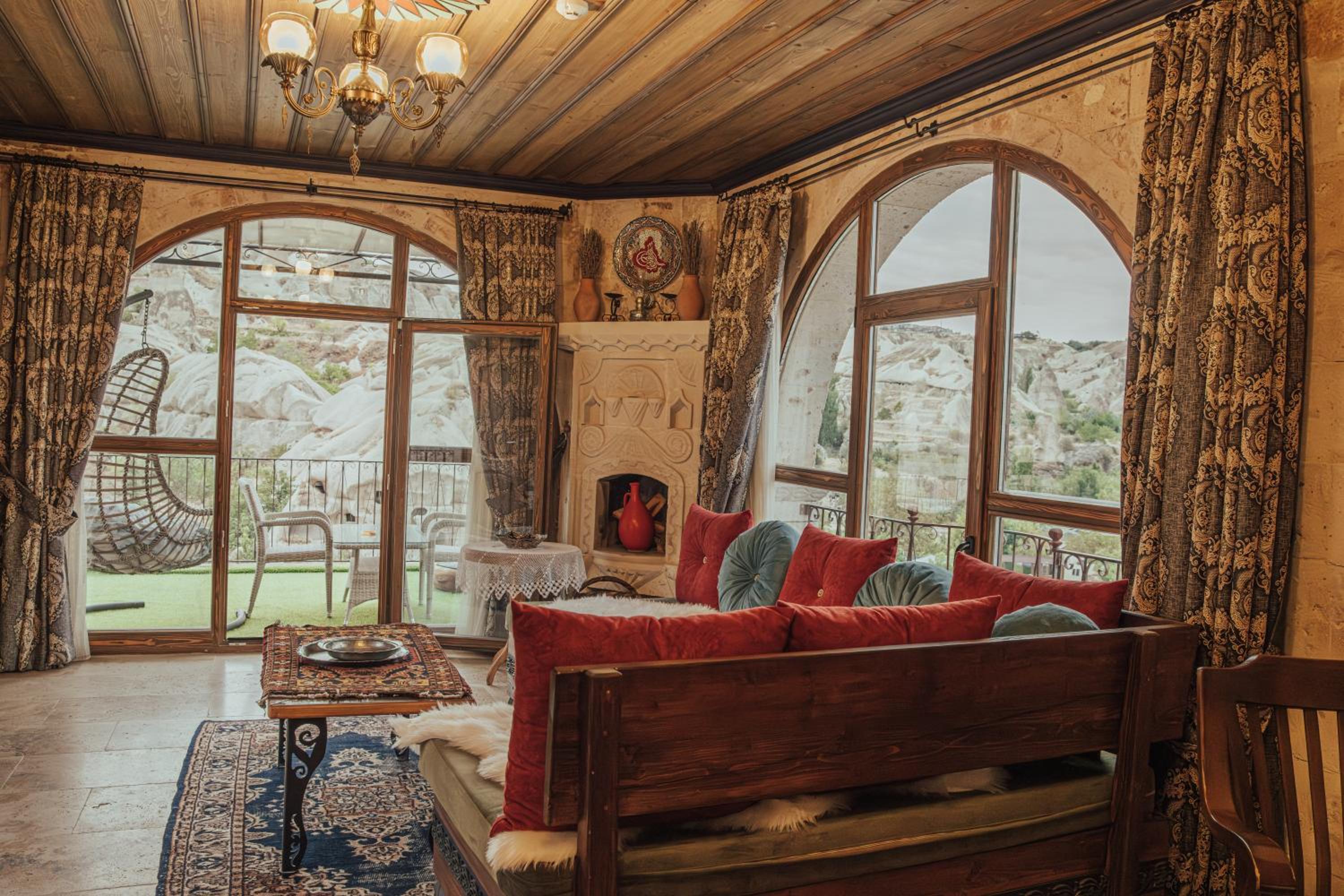Executive Suite - Photo 11