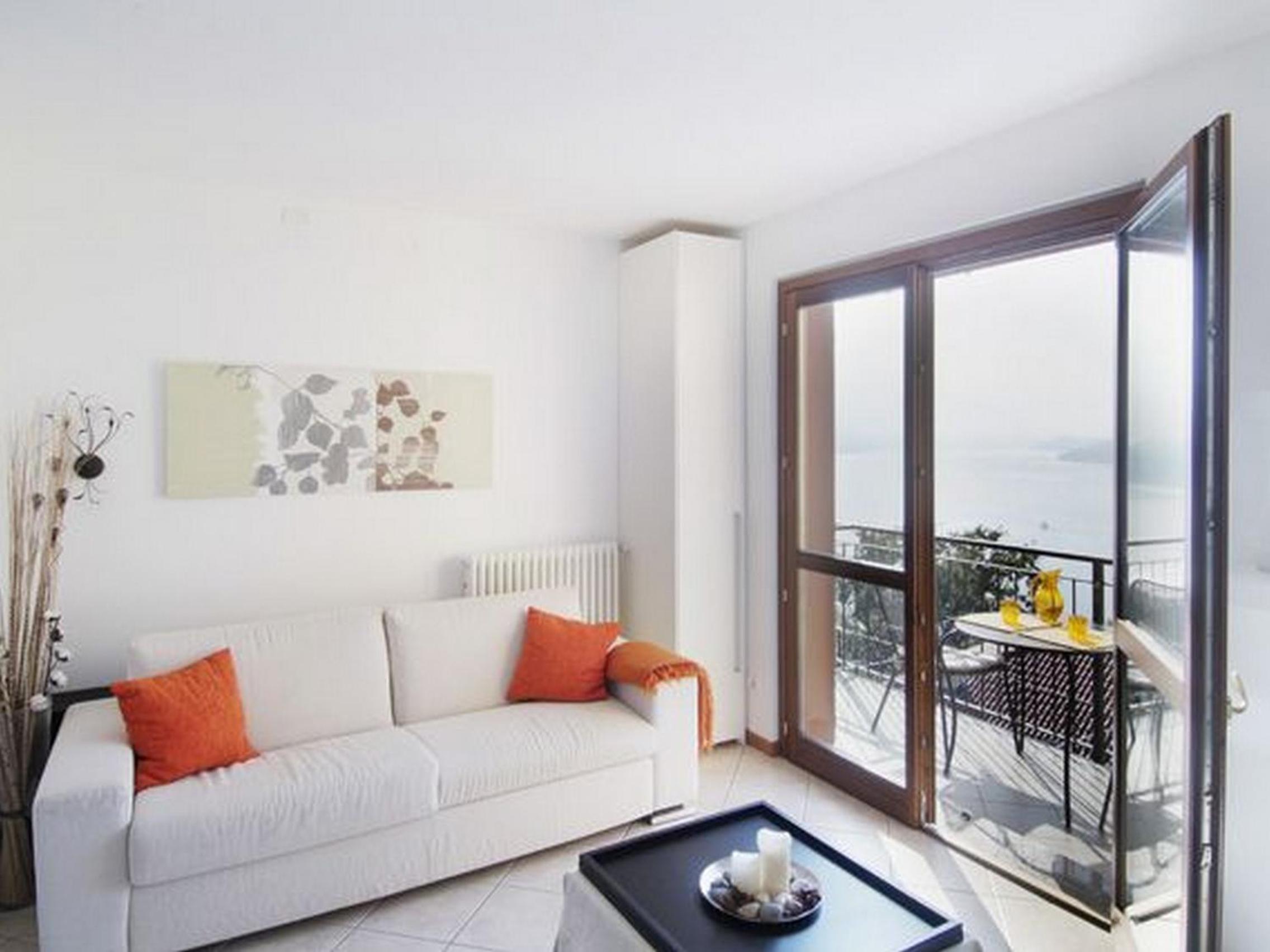Apartment With Lake View