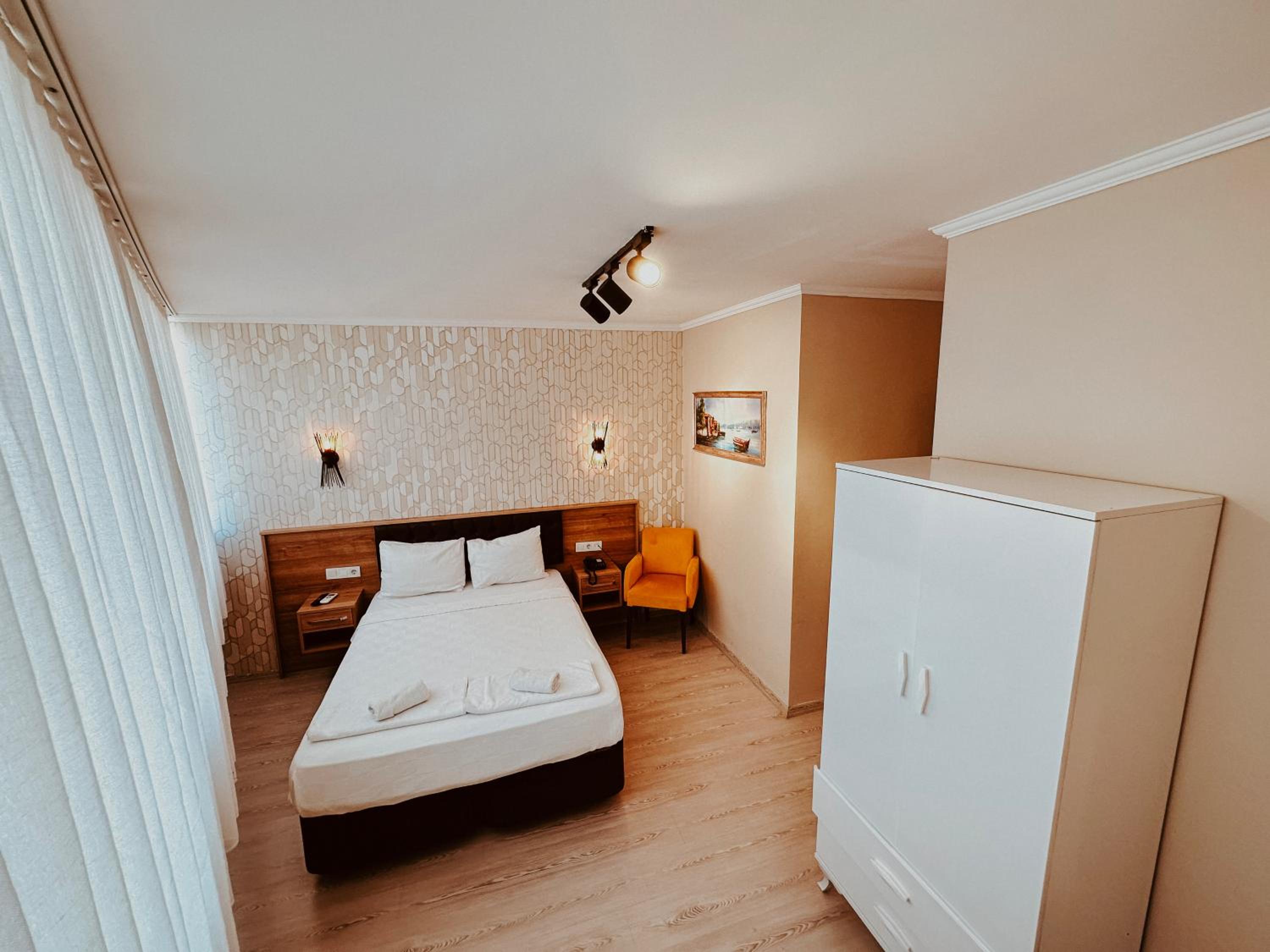 Standard Double Room photo 3